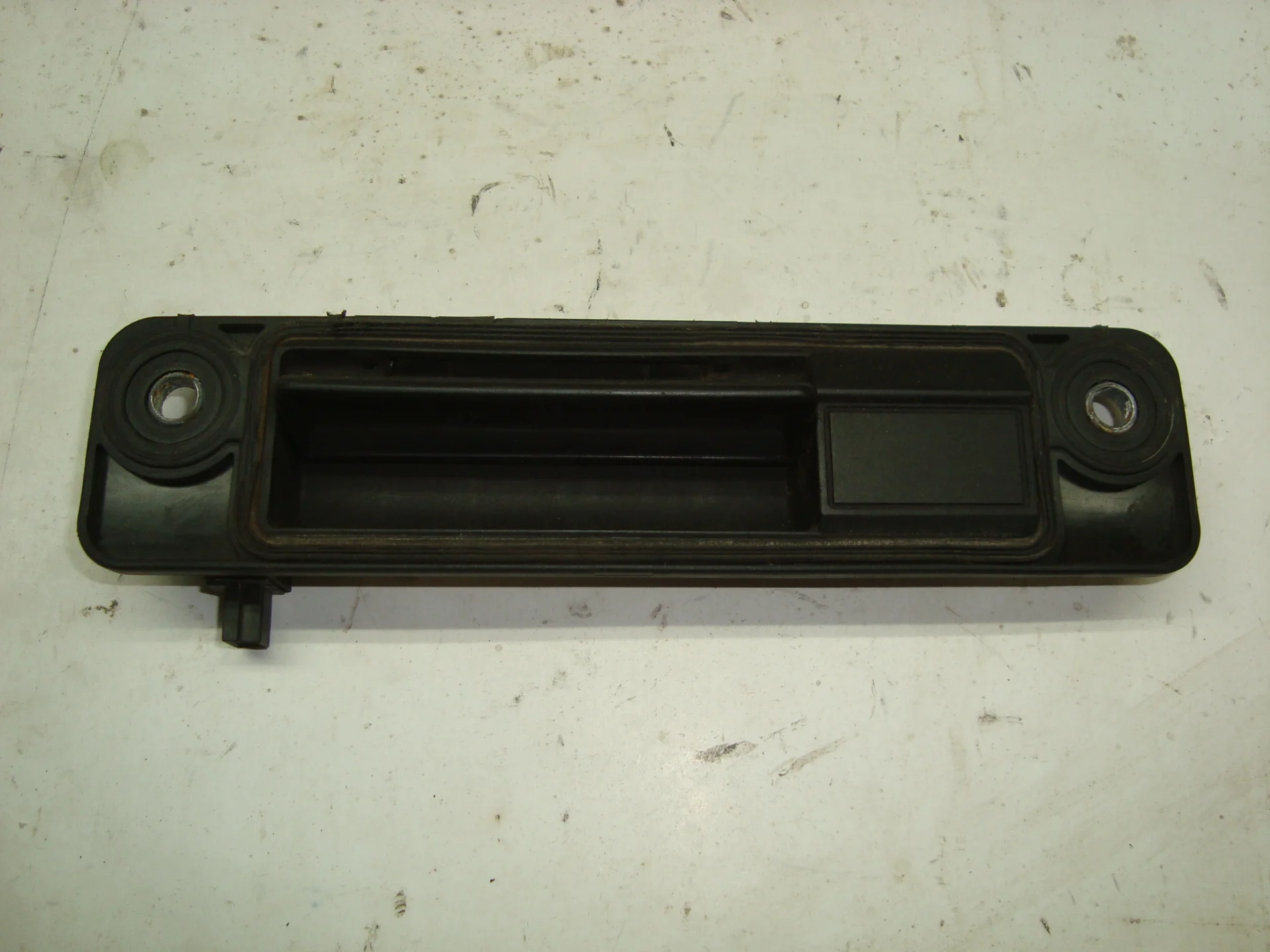 Ручка наружная крышки багажника Mercedes-Benz W164 642 A1647400493 - изображение 1