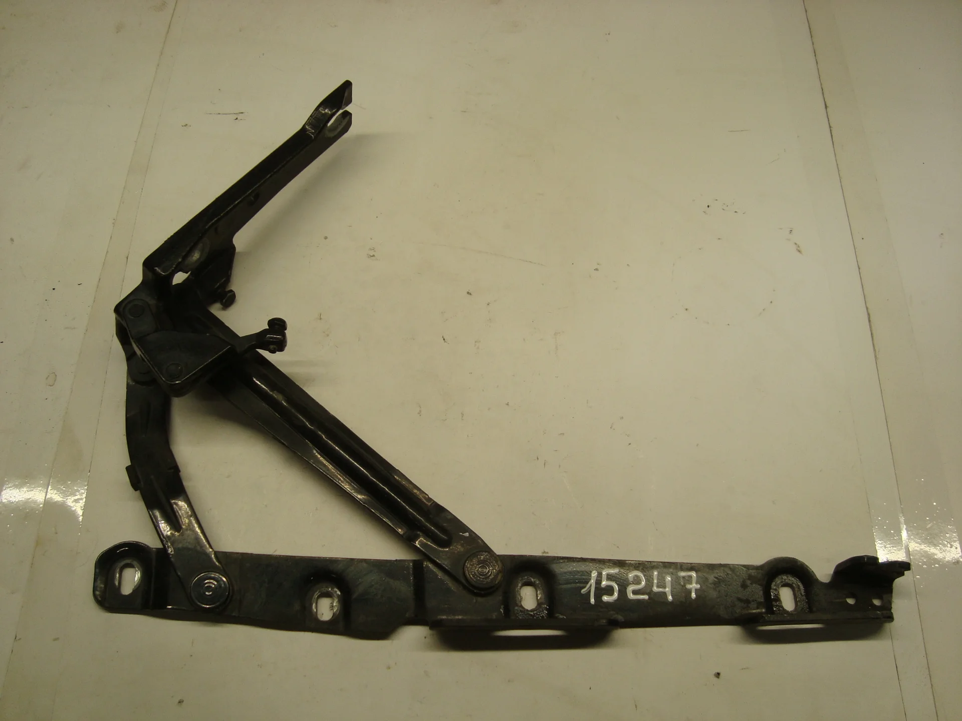 Петля крышки багажника правая Mercedes-Benz C215 A2157500487 - изображение 1