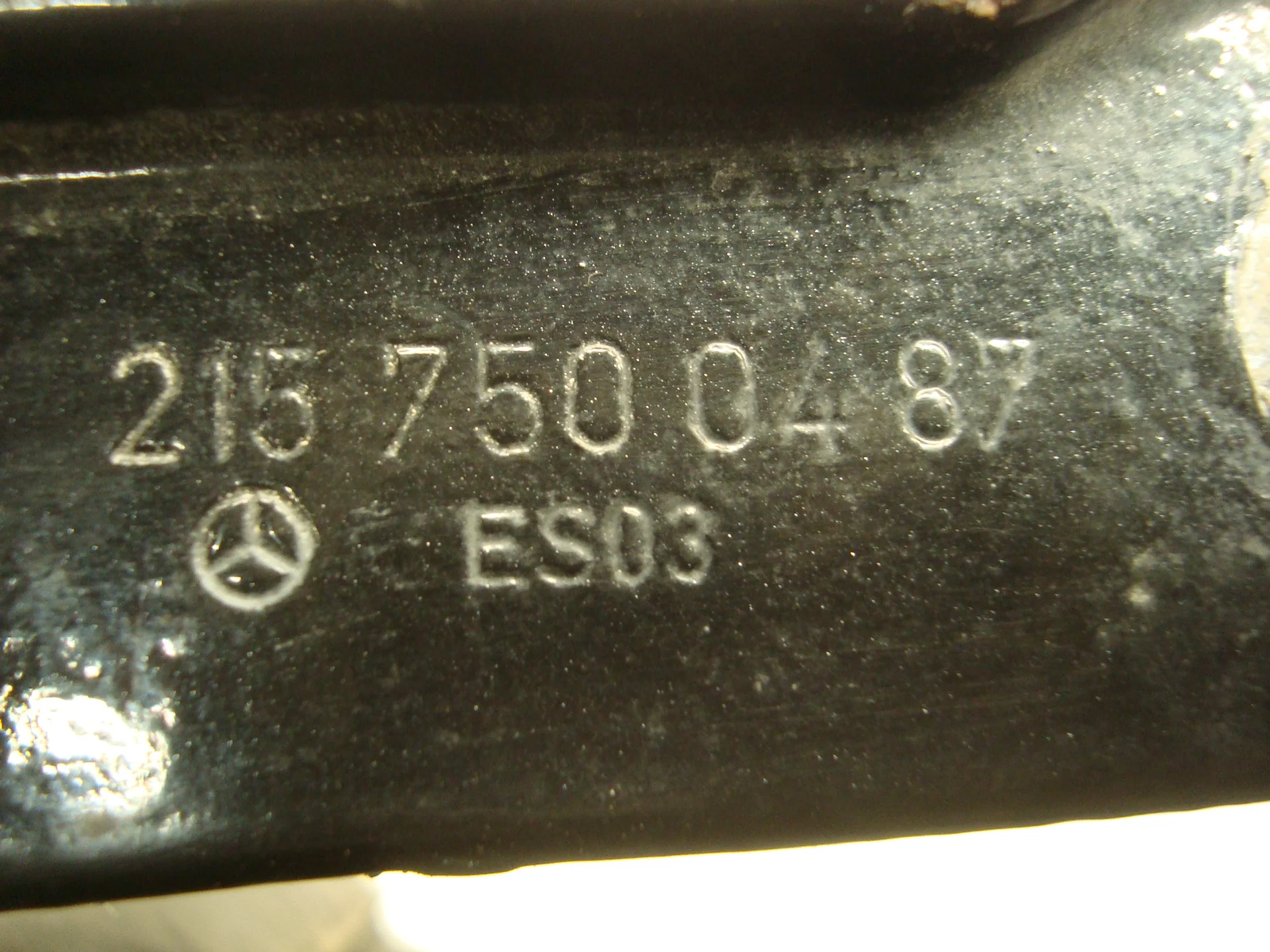 Петля крышки багажника правая Mercedes-Benz C215 A2157500487 - миниатюра 2