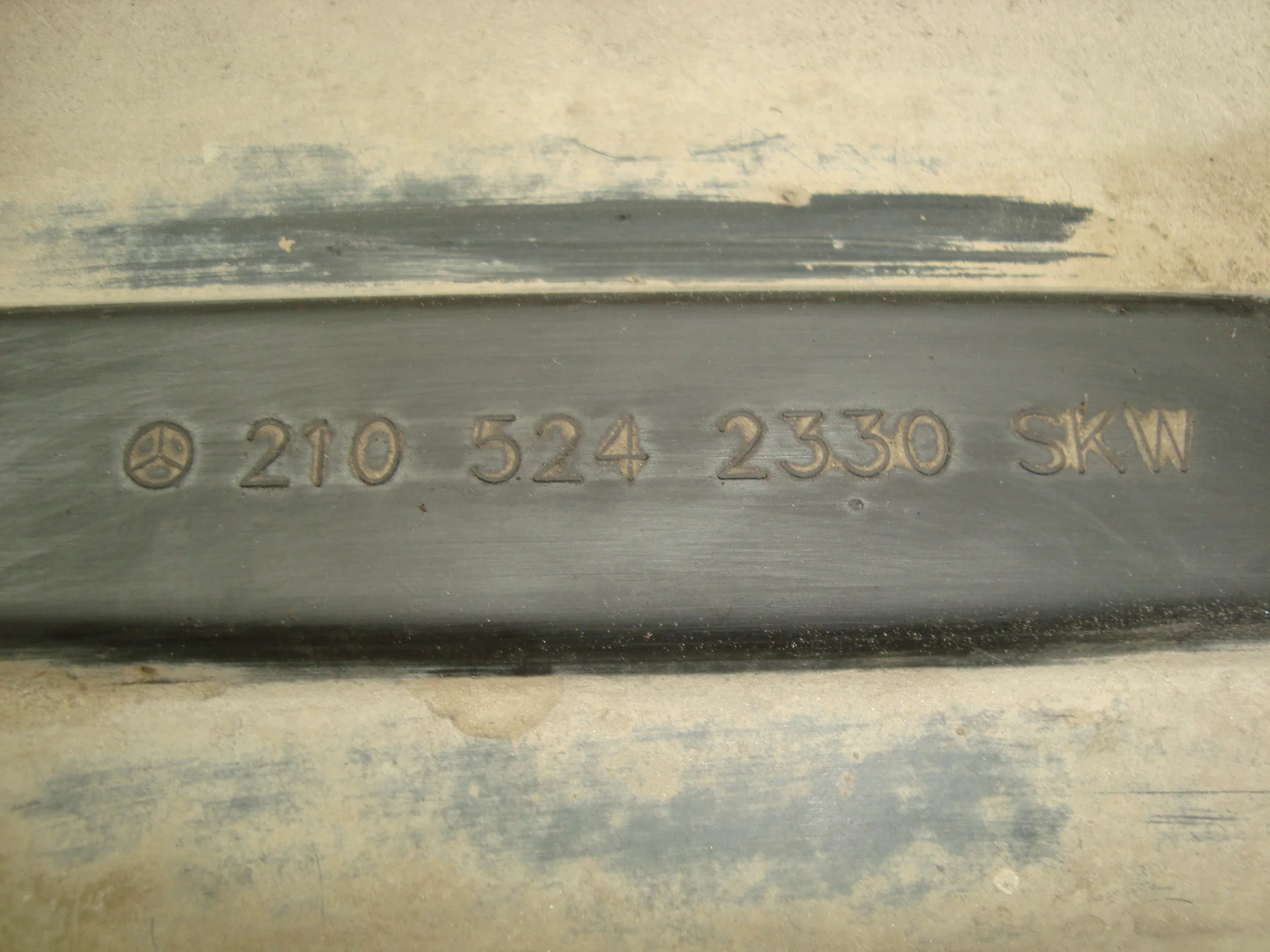 Защита днища Mercedes-Benz W210  A2105242330 - миниатюра 3