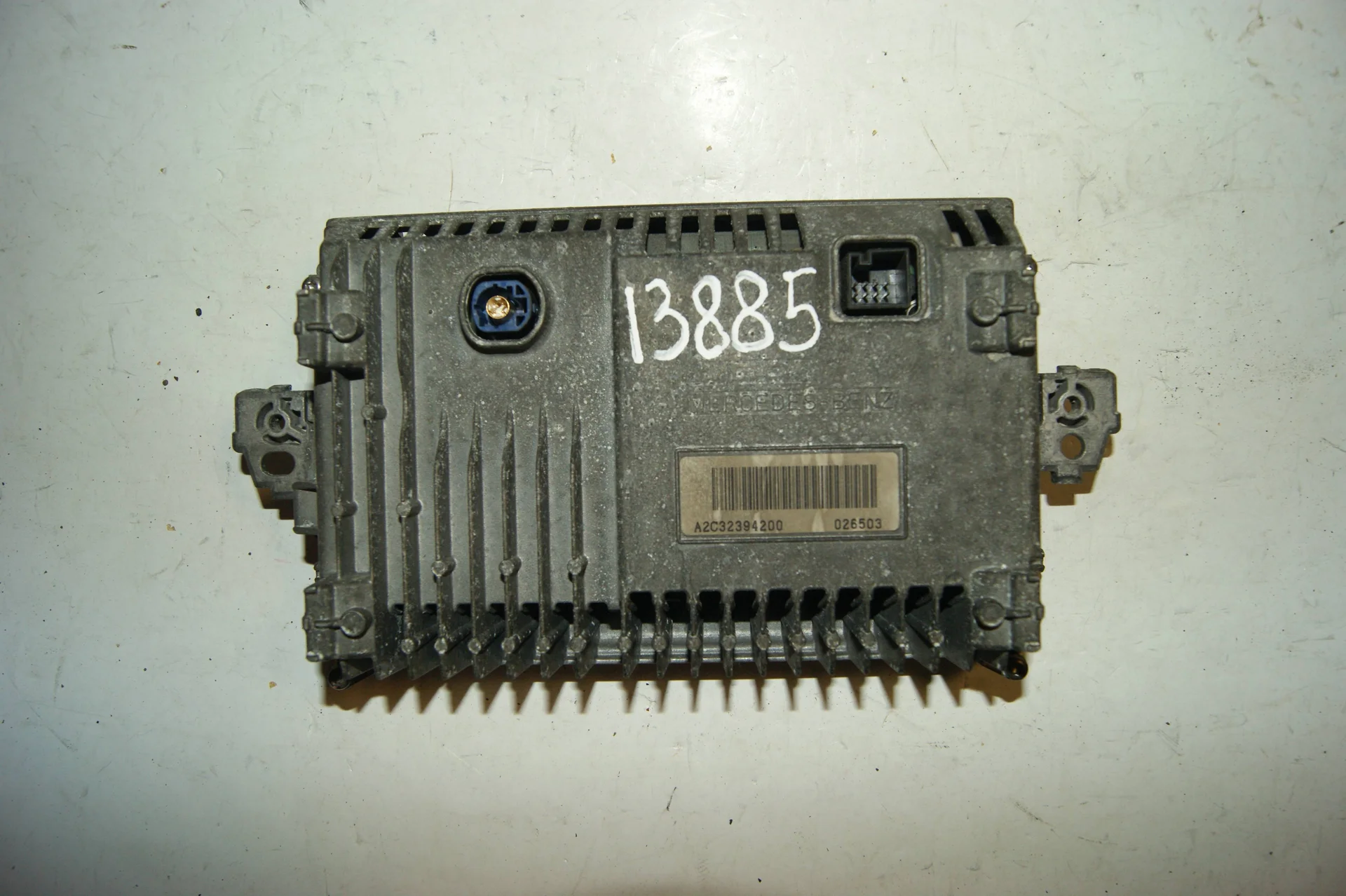 Экран мультимедии Mercedes-Benz W212 A2129010103 - миниатюра 2