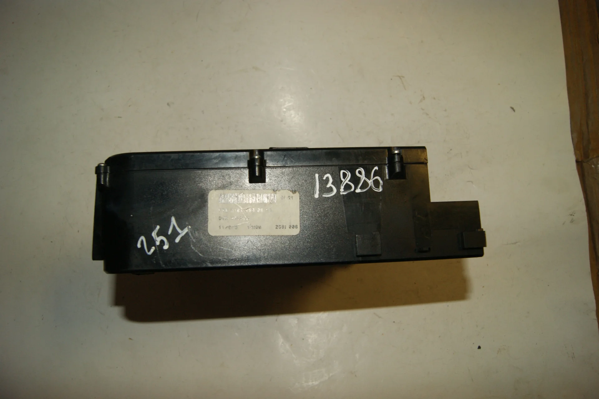 DVD-проигрыватель Mercedes-Benz W251 A2518202026 - миниатюра 4