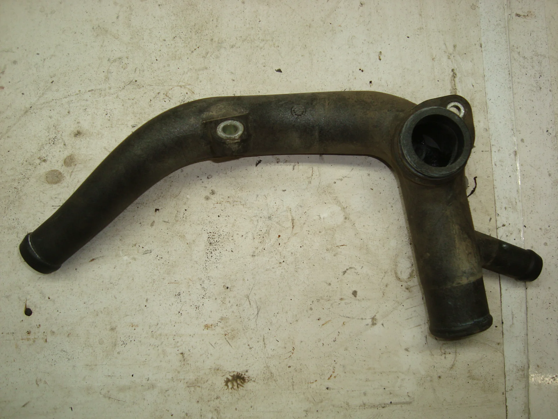 Патрубок системы охлаждения Mercedes-Benz W169 266 A2662000052 - миниатюра 2
