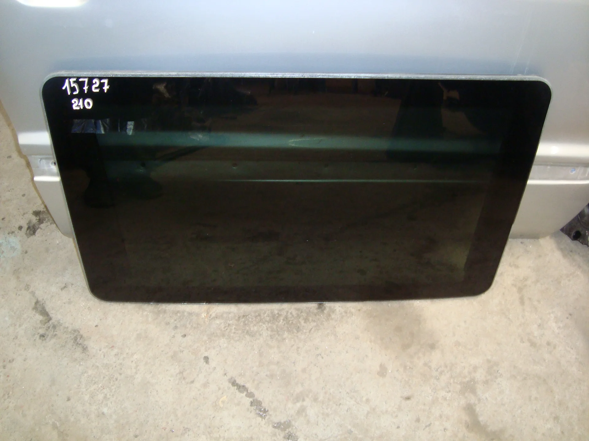 Стекло люка Mercedes-Benz W210 112 A2107800221 - миниатюра 2