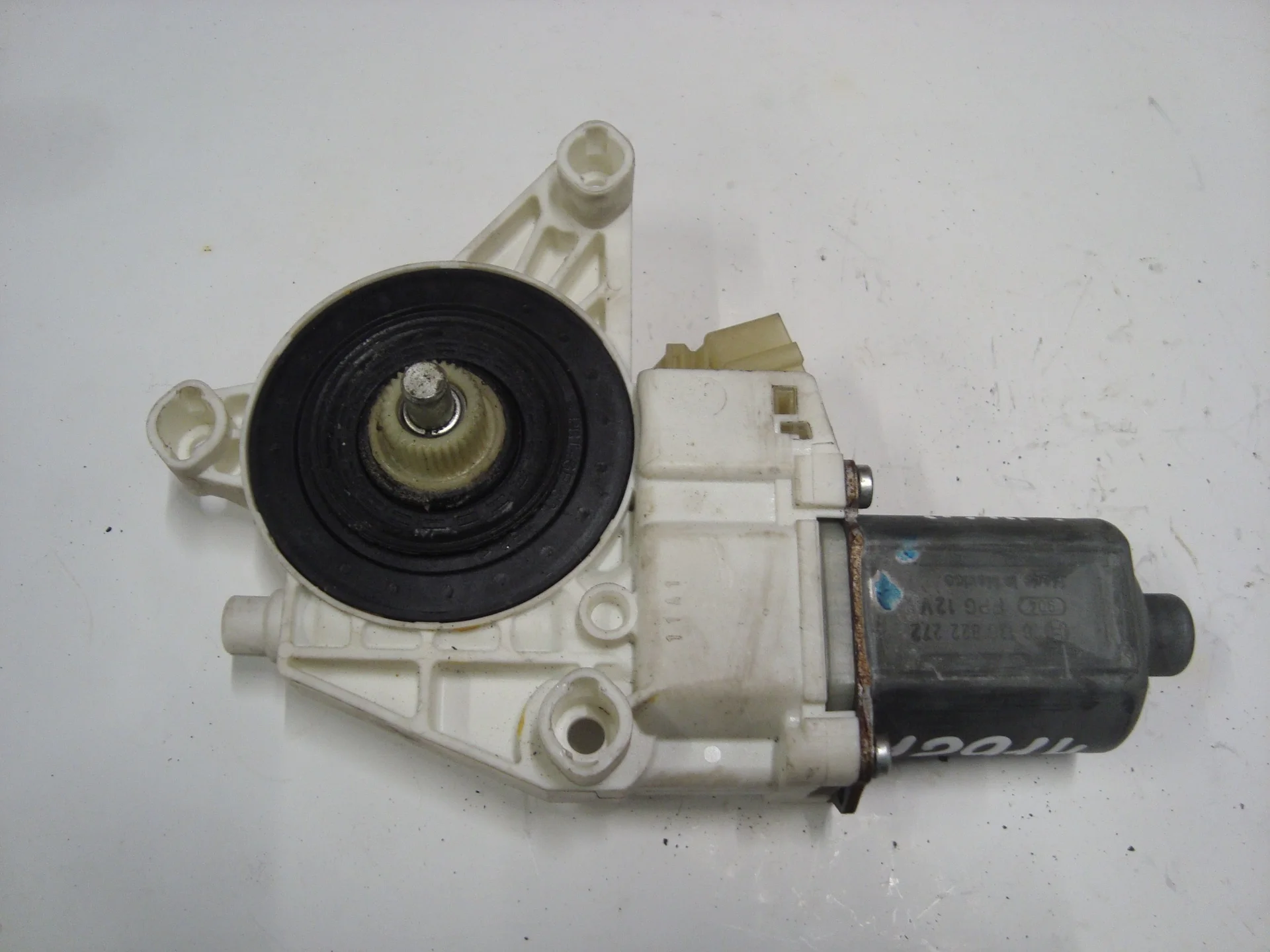 Моторчик переднего правого стеклоподъемника Mercedes-Benz W164 A2518200842 - изображение 1