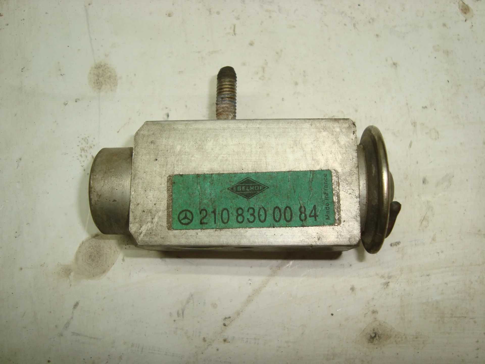 Клапан кондиционера Mercedes-Benz W210 112 A9018300084 - изображение 1