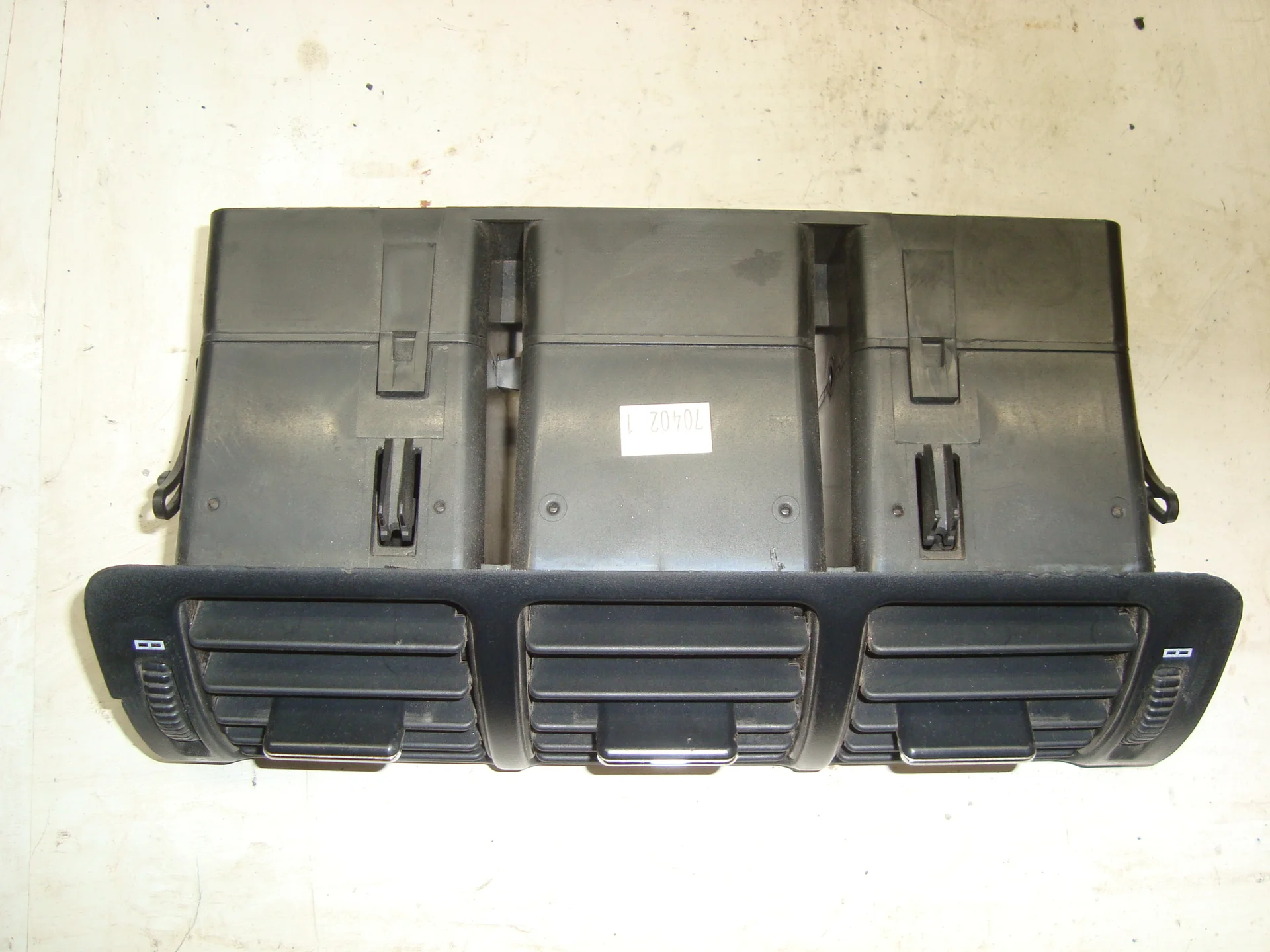 Дефлектор печки центральный Mercedes-Benz W163 628 A1638300854 - миниатюра 2