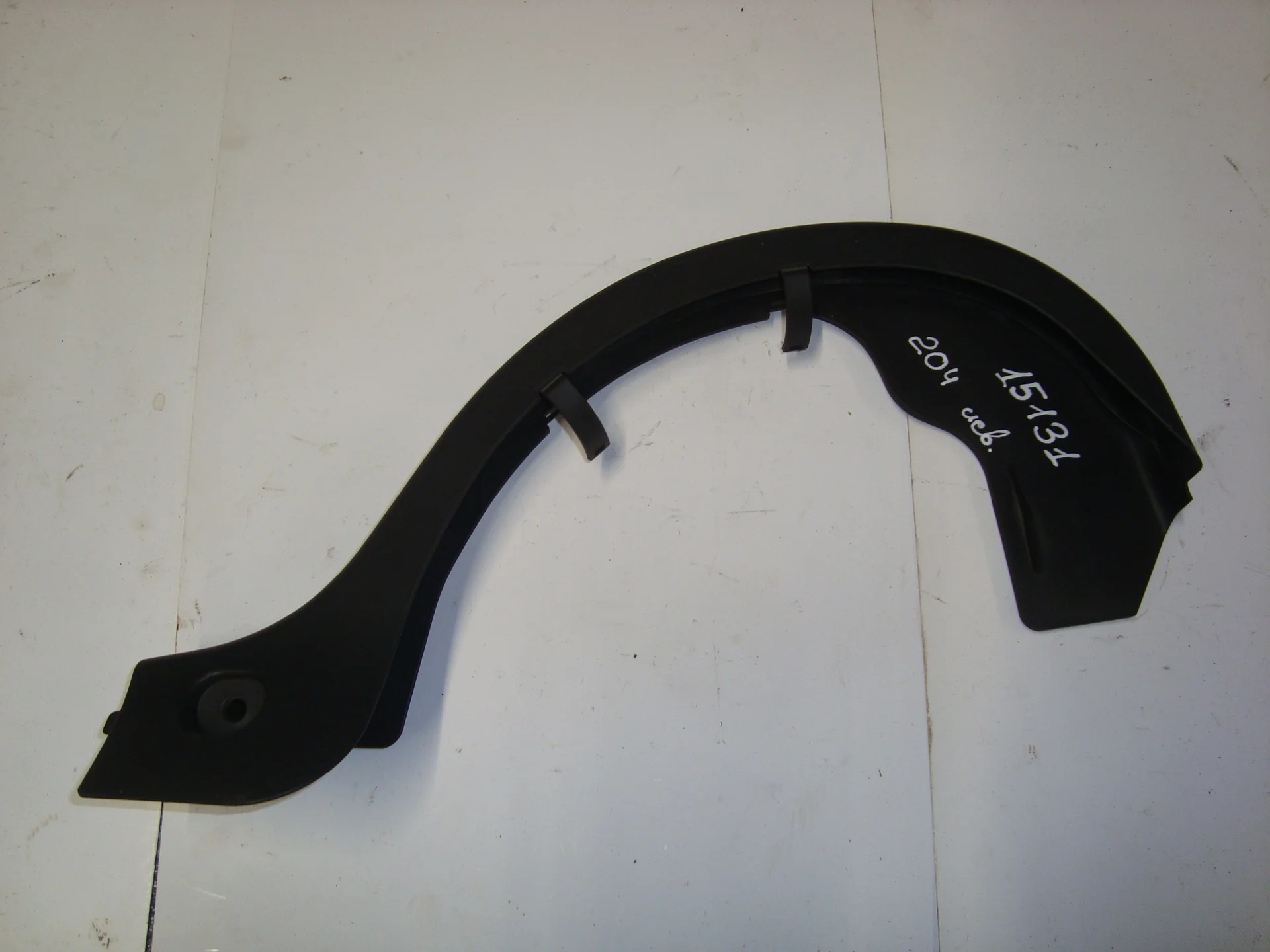 Накладка петли багажника левая Mercedes-Benz W204 271 A2048210189 - изображение 1