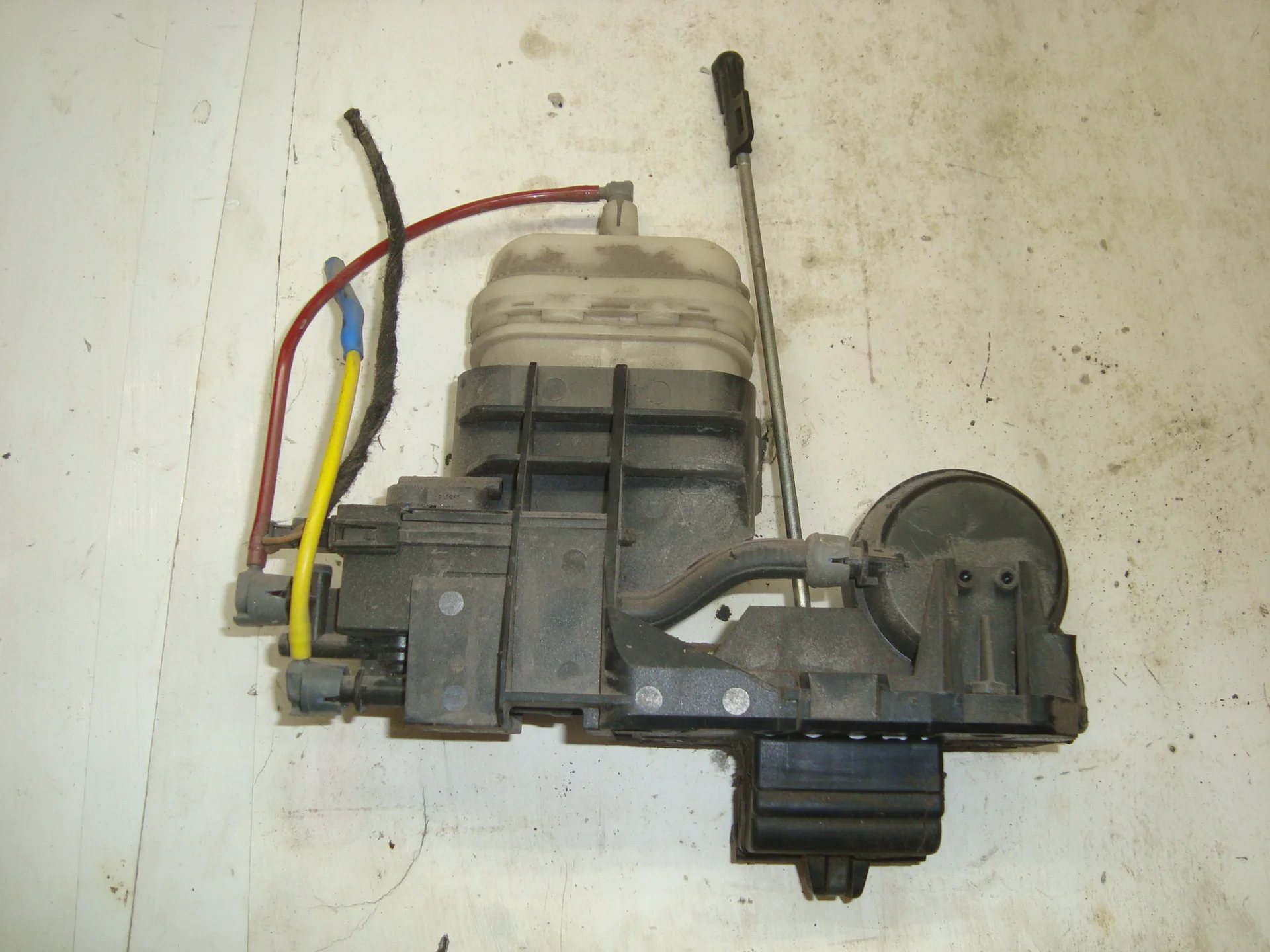Замок багажника Mercedes-Benz C215  A2208000478 - миниатюра 2