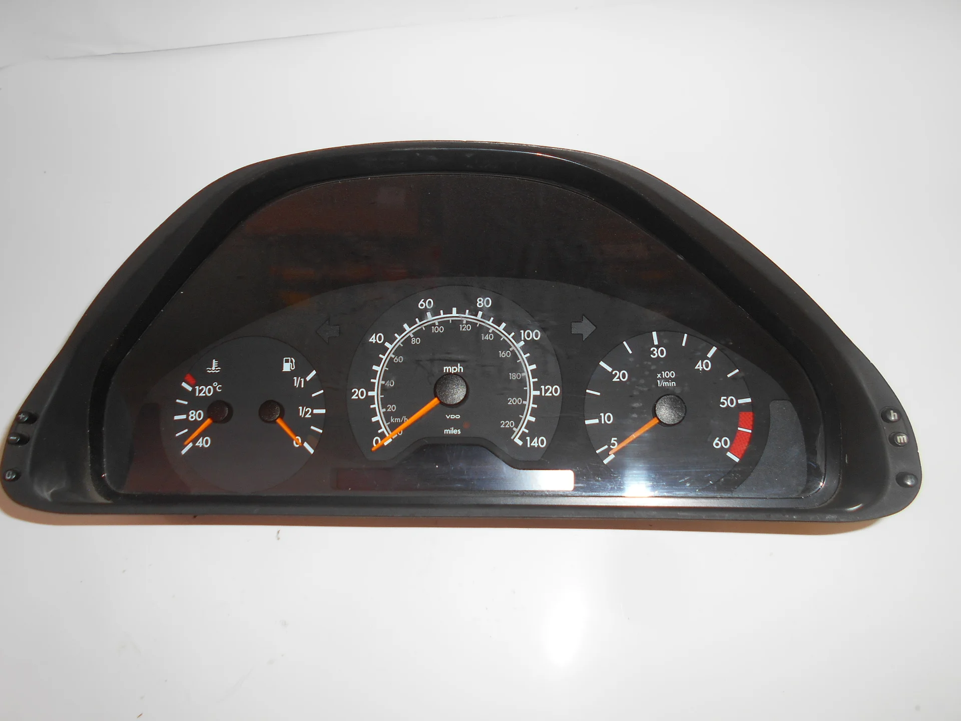 Панель приборов Mercedes-Benz W210 606 A2105406347 - изображение 1