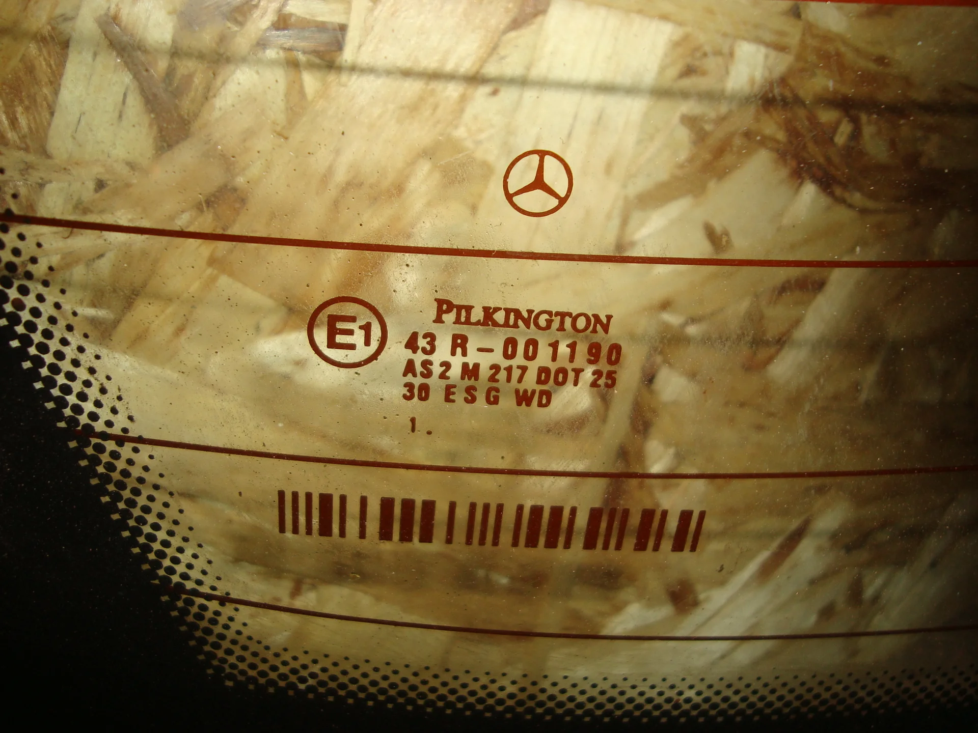 Стекло заднее Mercedes-Benz W203 - миниатюра 2