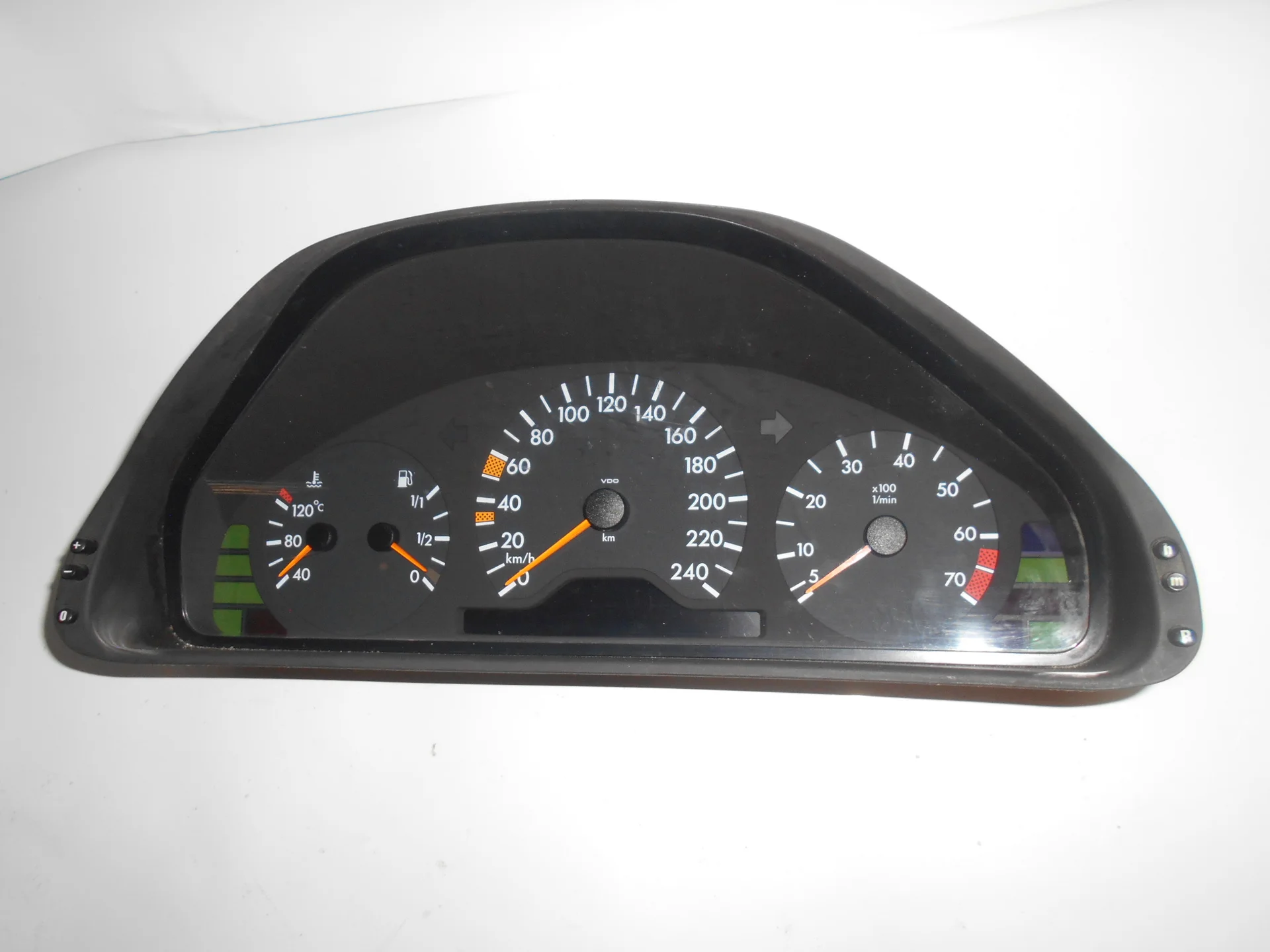 Панель приборов Mercedes-Benz W210 A2105406548 - изображение 1