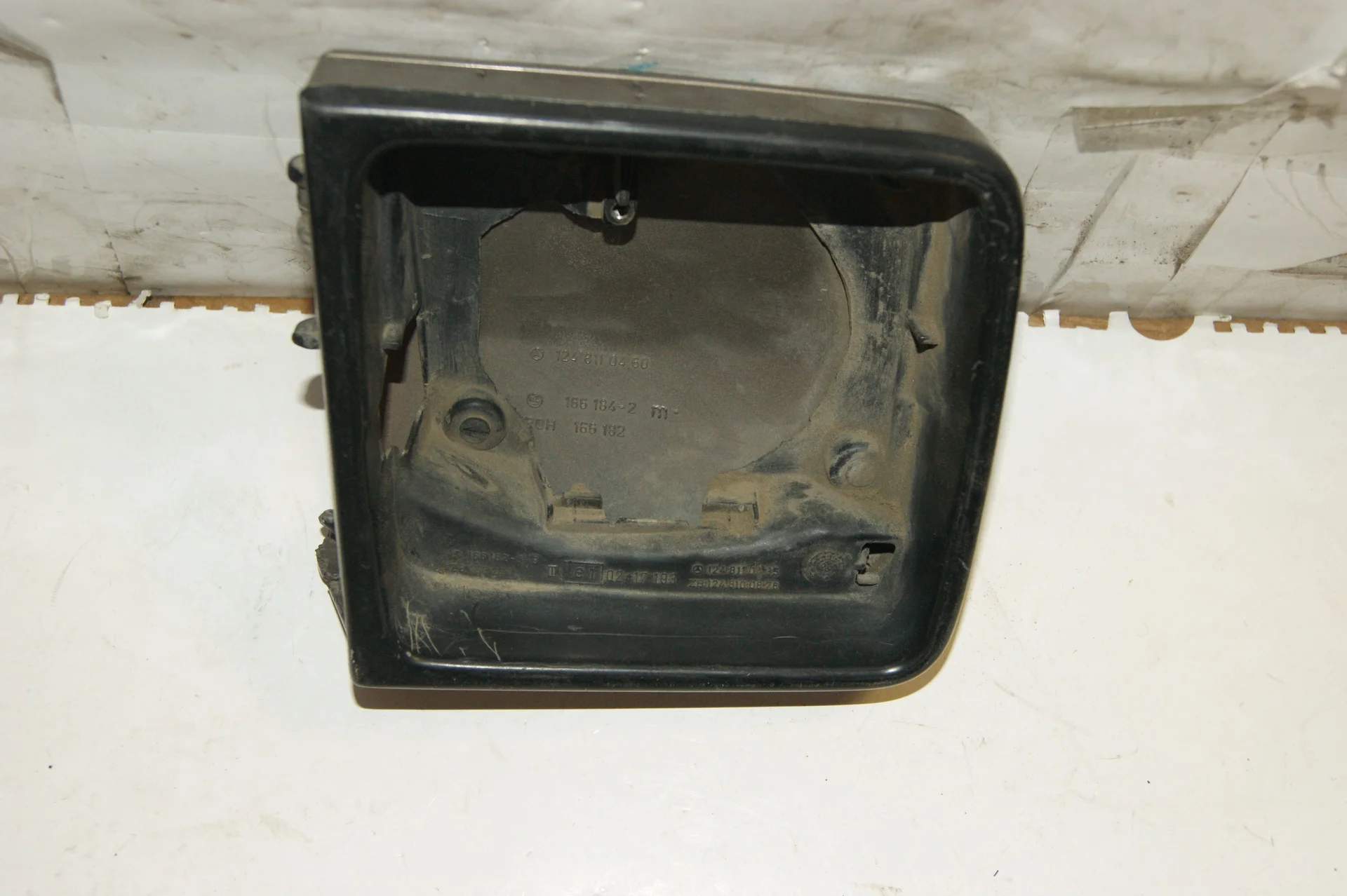 Корпус зеркала прав. Mercedes-Benz W124 A1248110460 - миниатюра 2