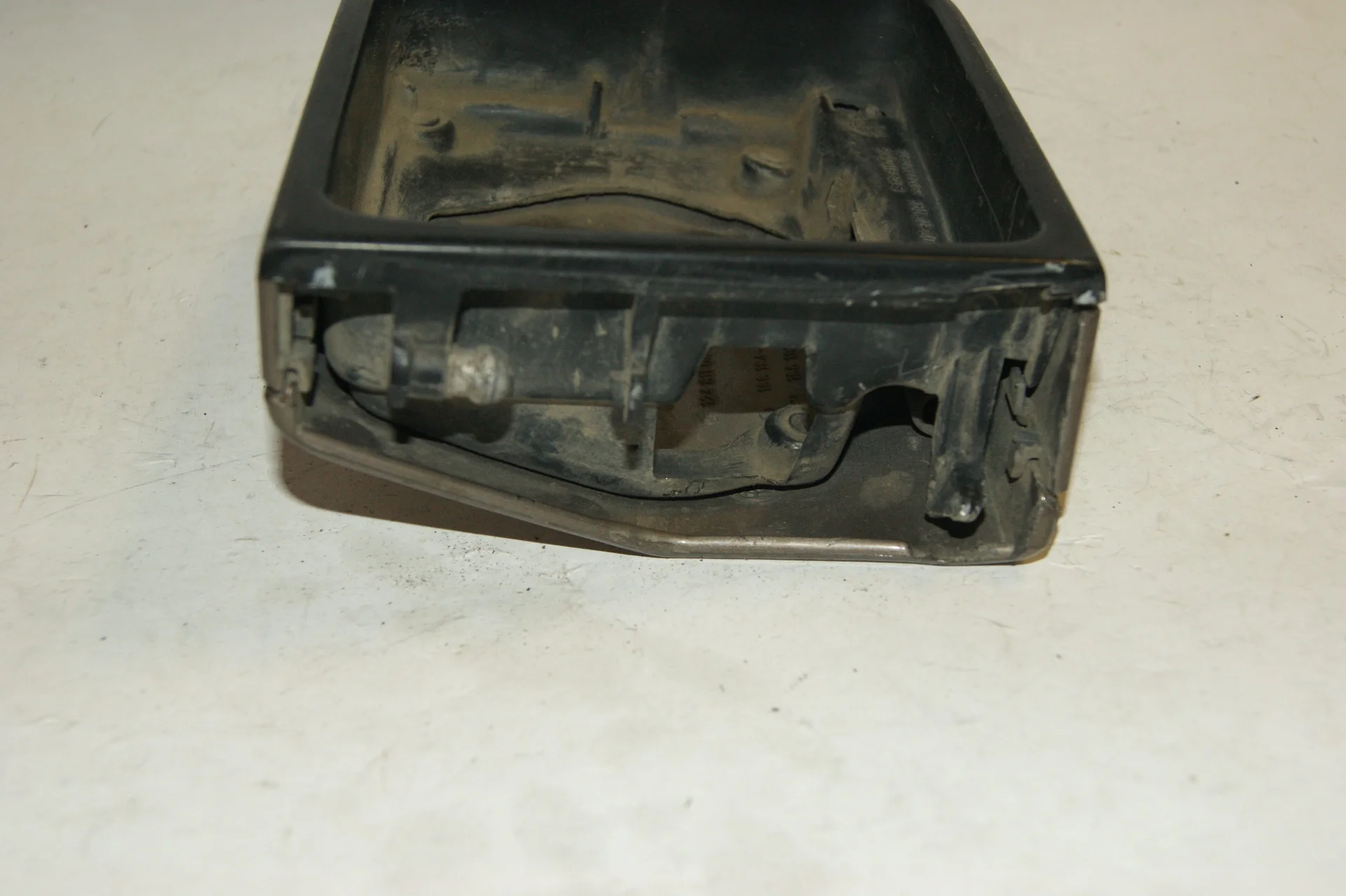 Корпус зеркала прав. Mercedes-Benz W124 A1248110460 - миниатюра 3