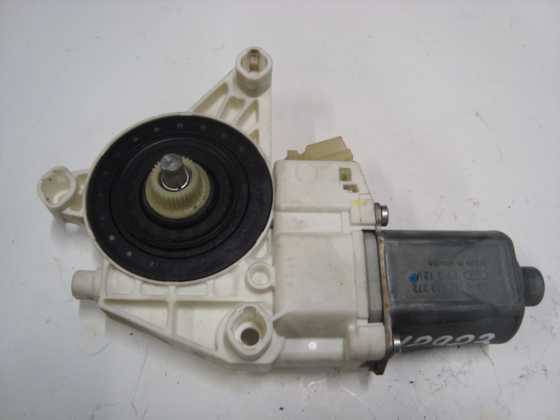 Моторчик переднего правого стеклоподъемника Mercedes-Benz W251 A2518200842 - изображение 1