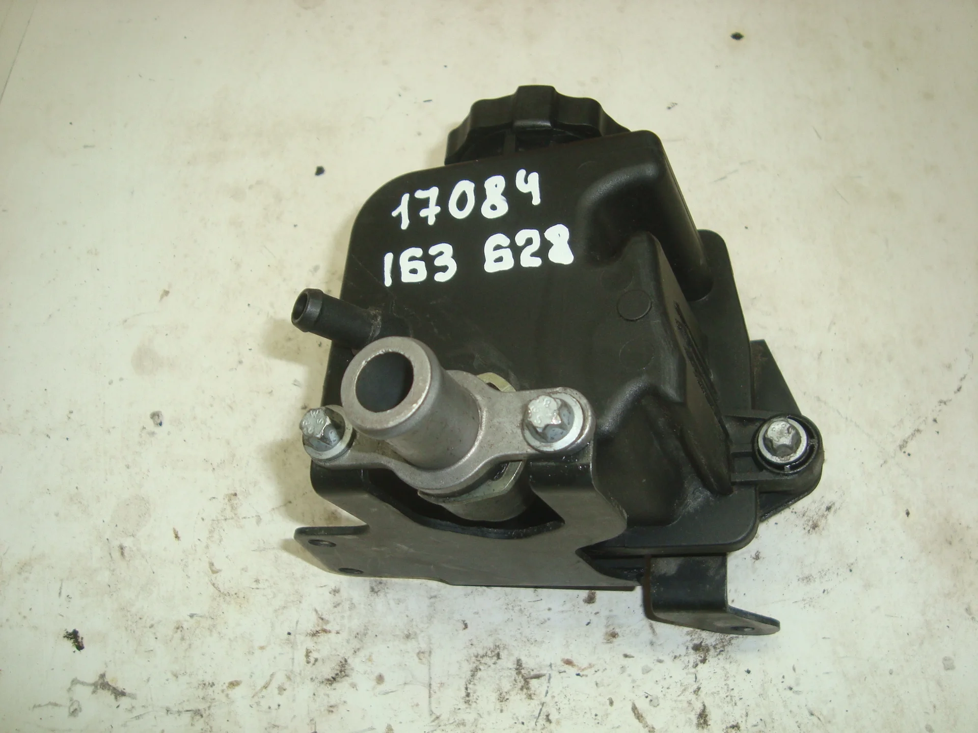 Бачок насоса гидроусилителя руля Mercedes-Benz W163 628 A1634660002 - миниатюра 2