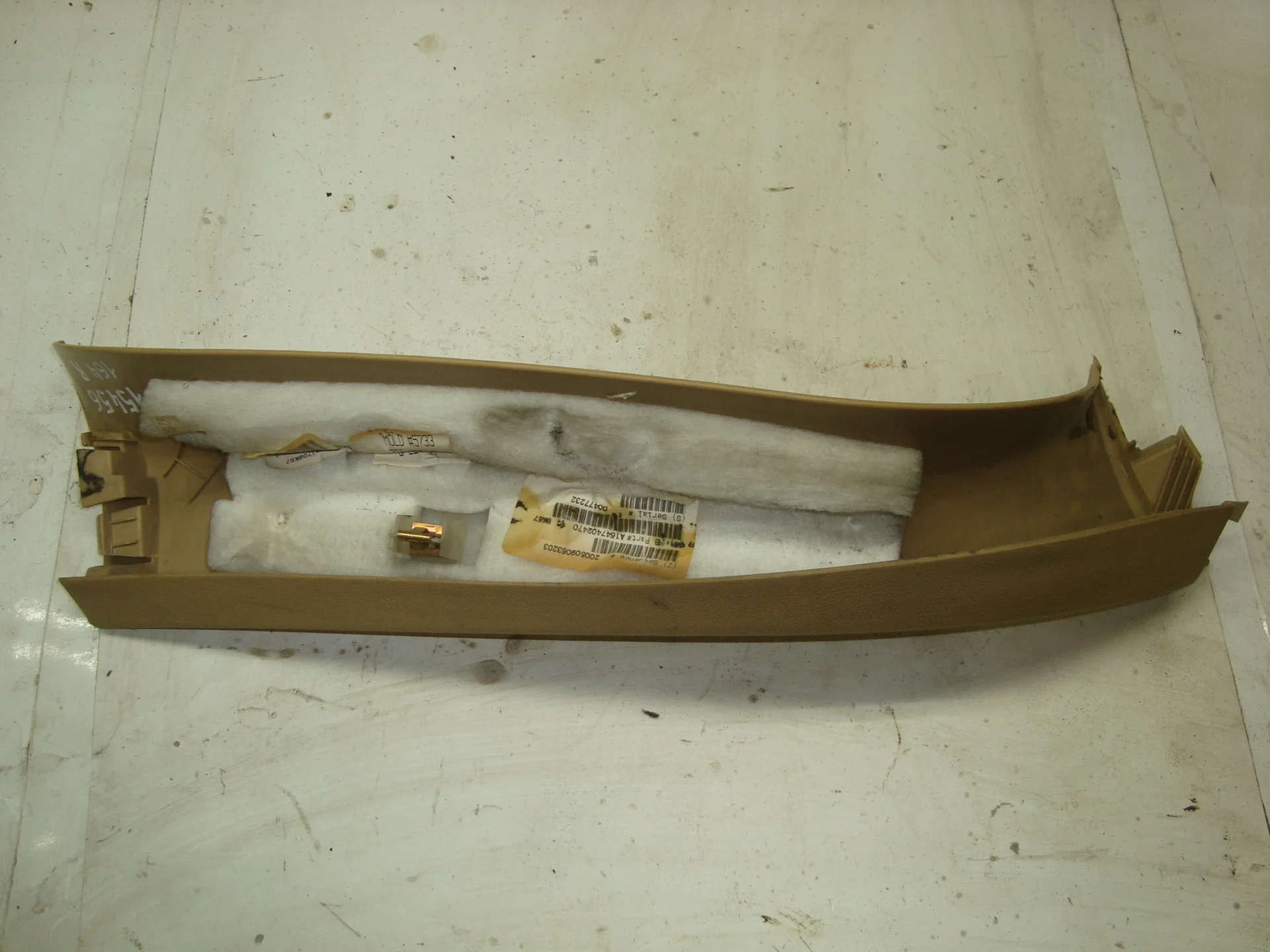 Обшивка двери багажника правая Mercedes-Benz W164 642 A1647402470 - миниатюра 3