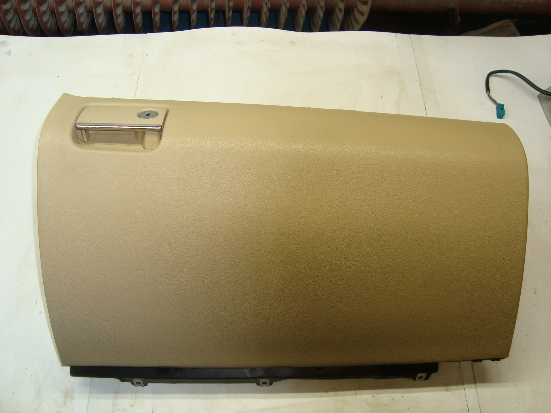 Бардачок Mercedes-Benz W164 642 A1646800191 - изображение 1