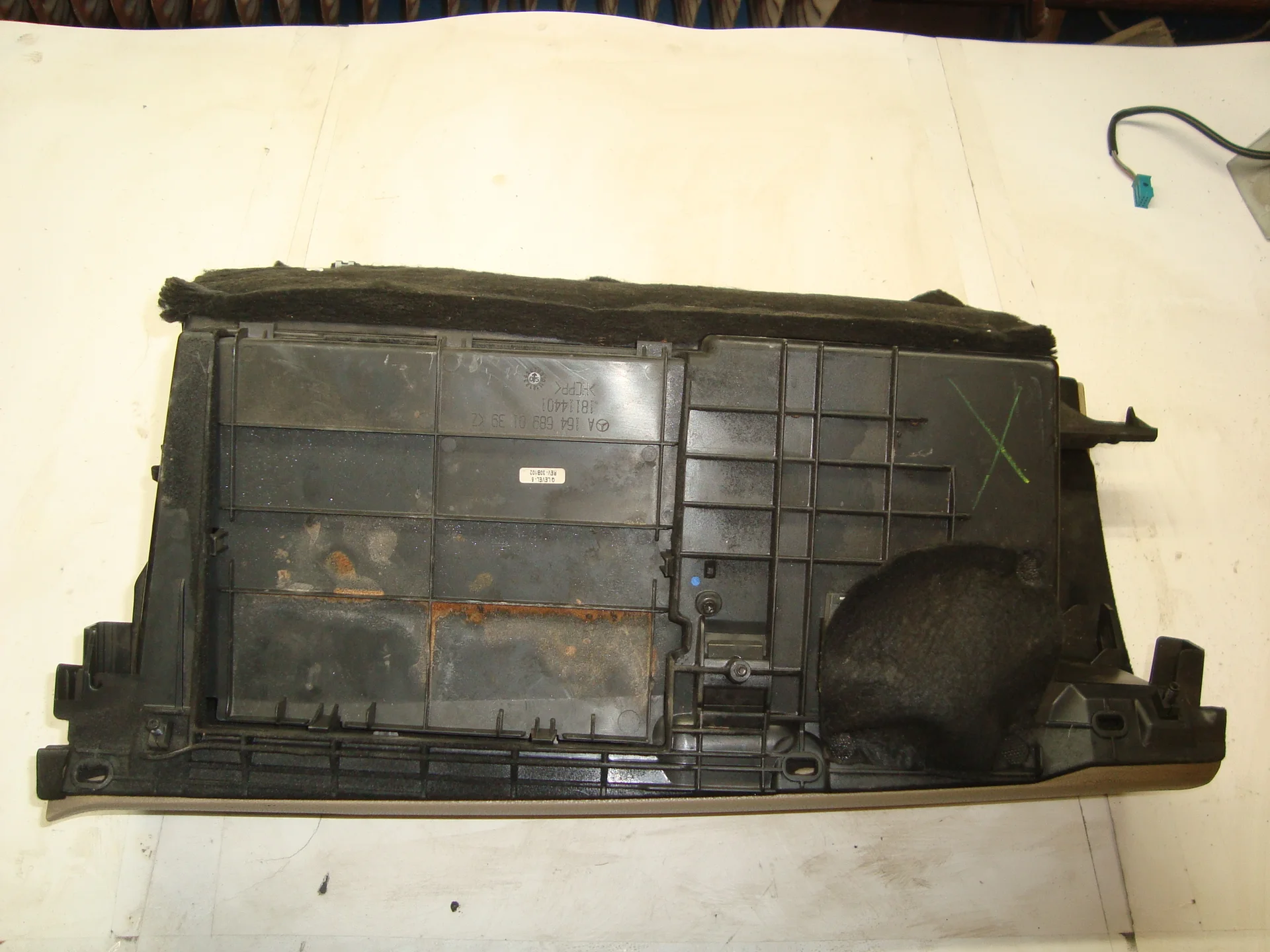 Бардачок Mercedes-Benz W164 642 A1646800191 - миниатюра 2