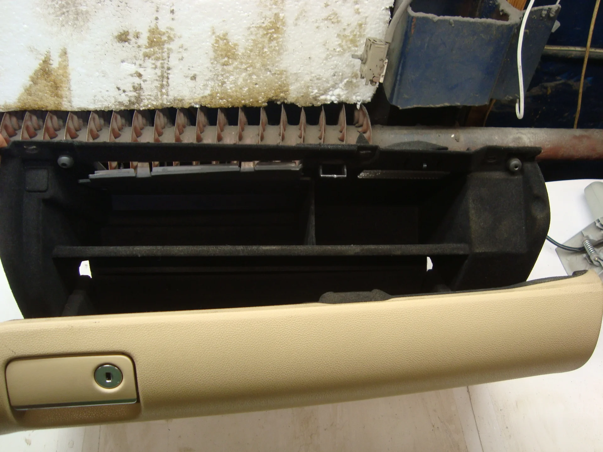 Бардачок Mercedes-Benz W164 642 A1646800191 - миниатюра 3