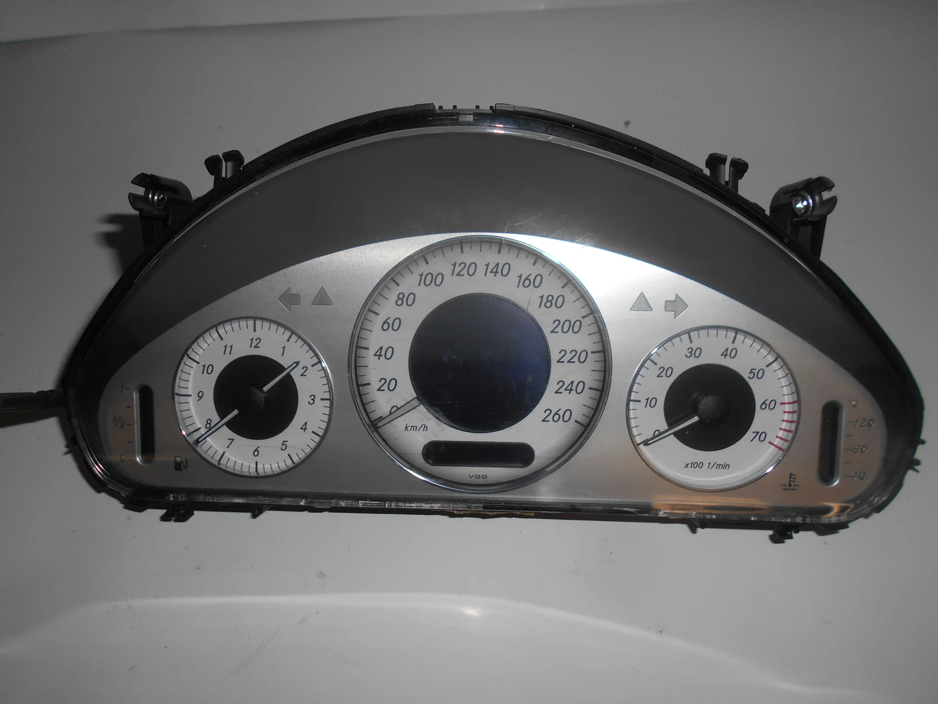Панель приборов Mercedes-Benz W211 A2115406411 - изображение 1