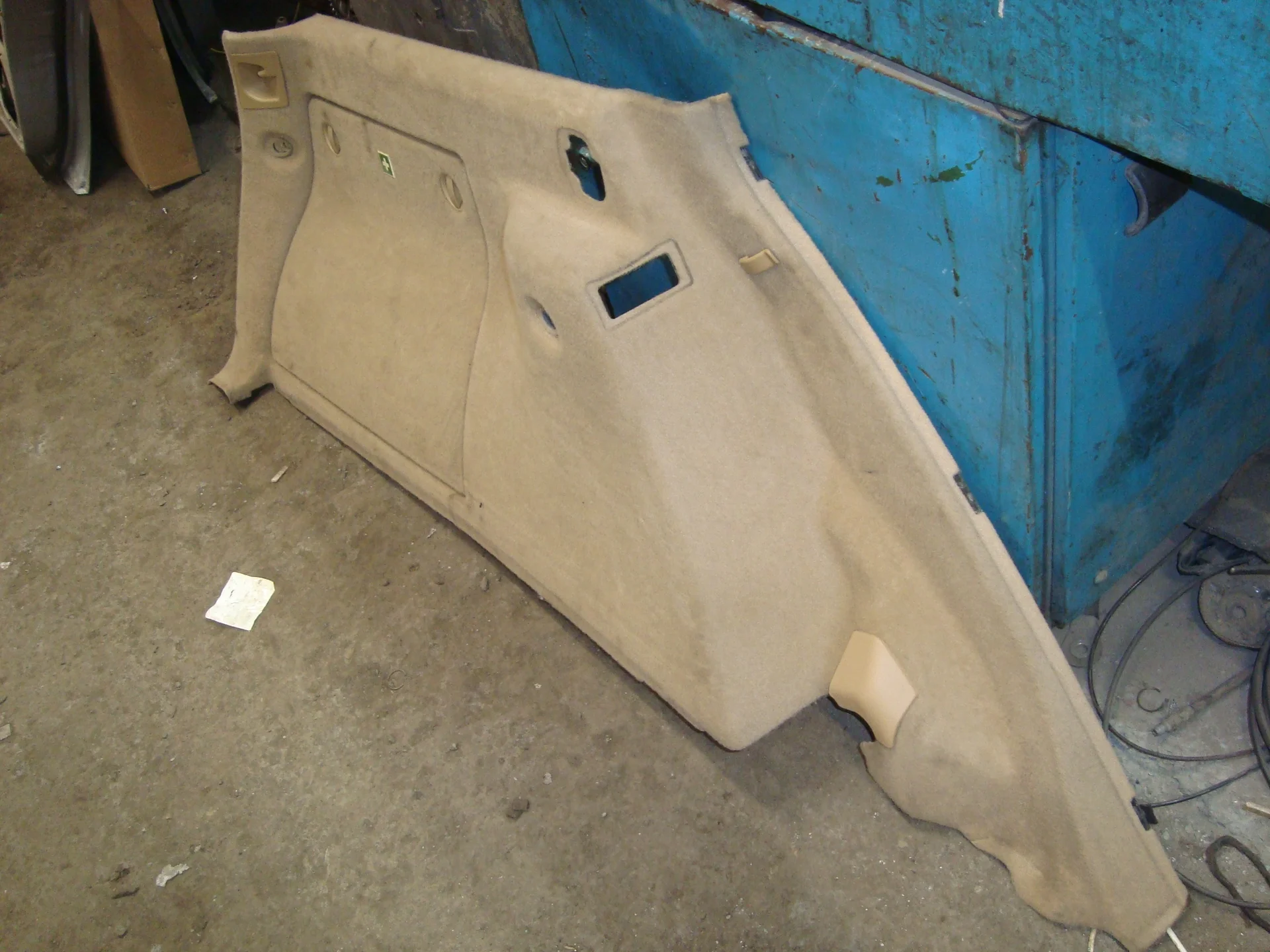 Обшивка багажного отделения левая Mercedes-Benz W164 642 A1646900326 - миниатюра 2