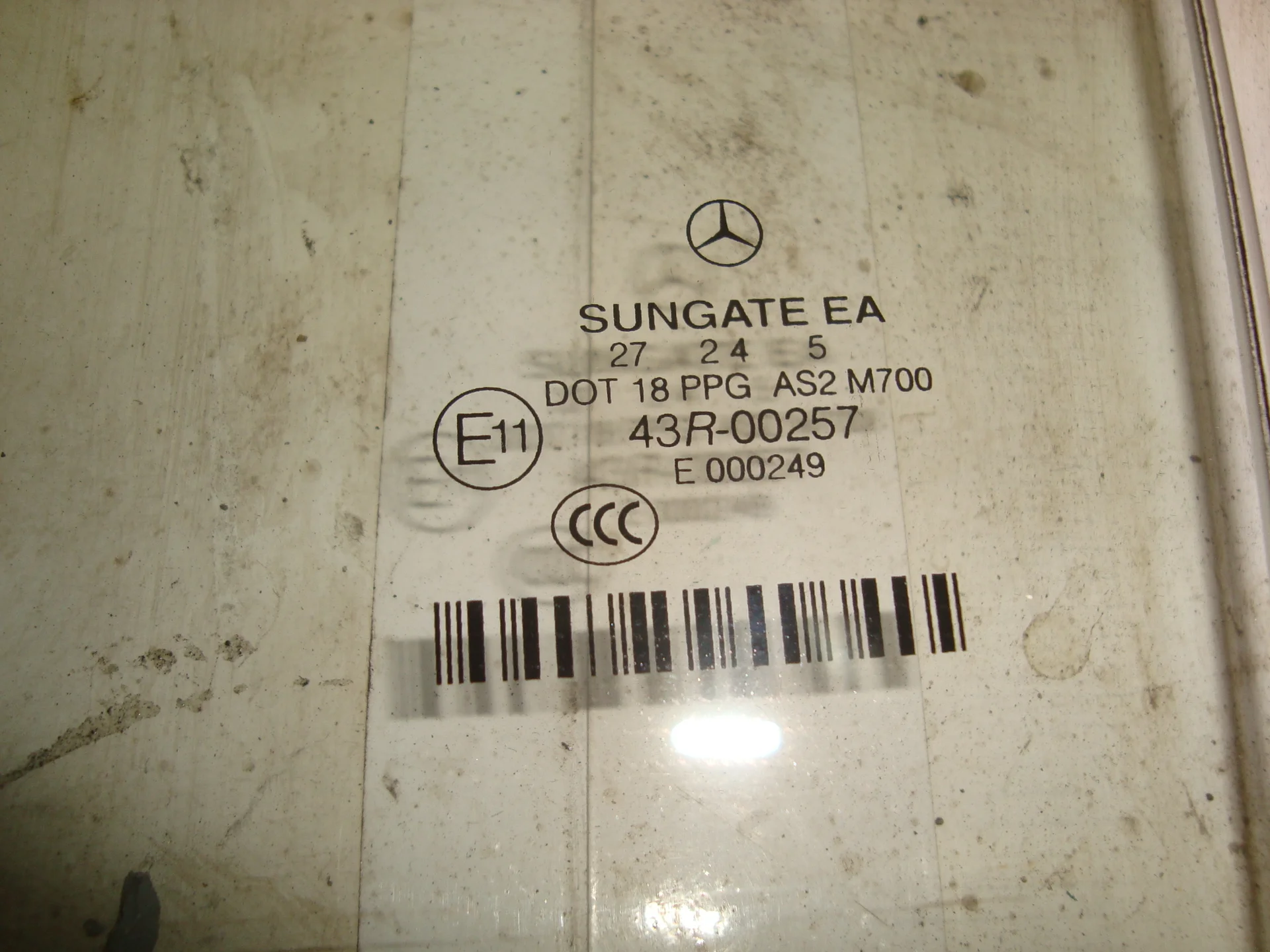 Стекло задней левой двери Mercedes-Benz W221 A2217301518 - миниатюра 2