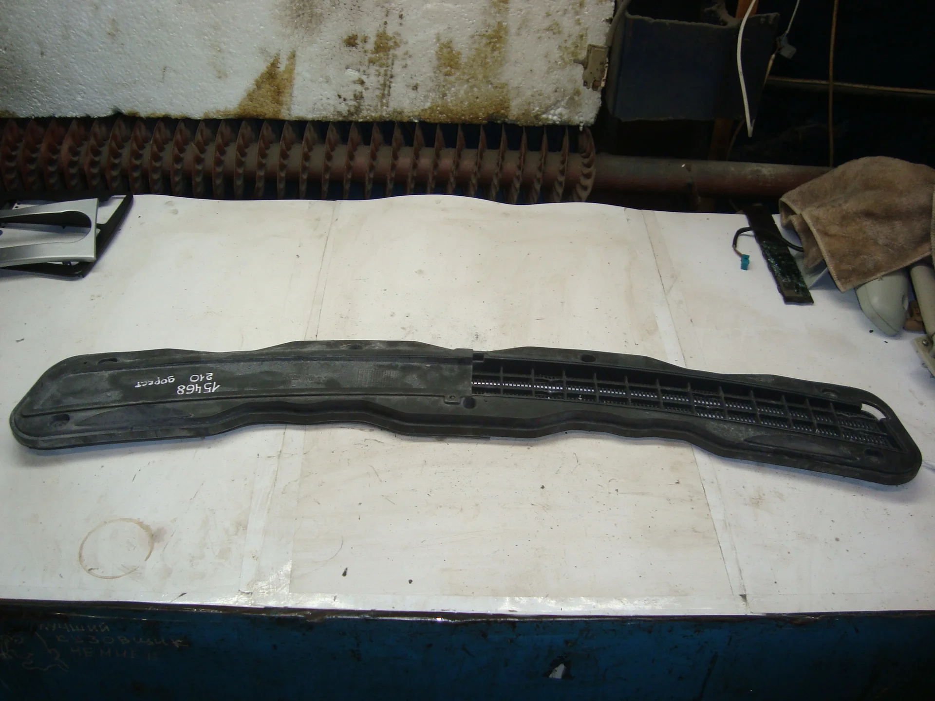 Решётка капота Mercedes-Benz W210 112 A2108800705 - миниатюра 2
