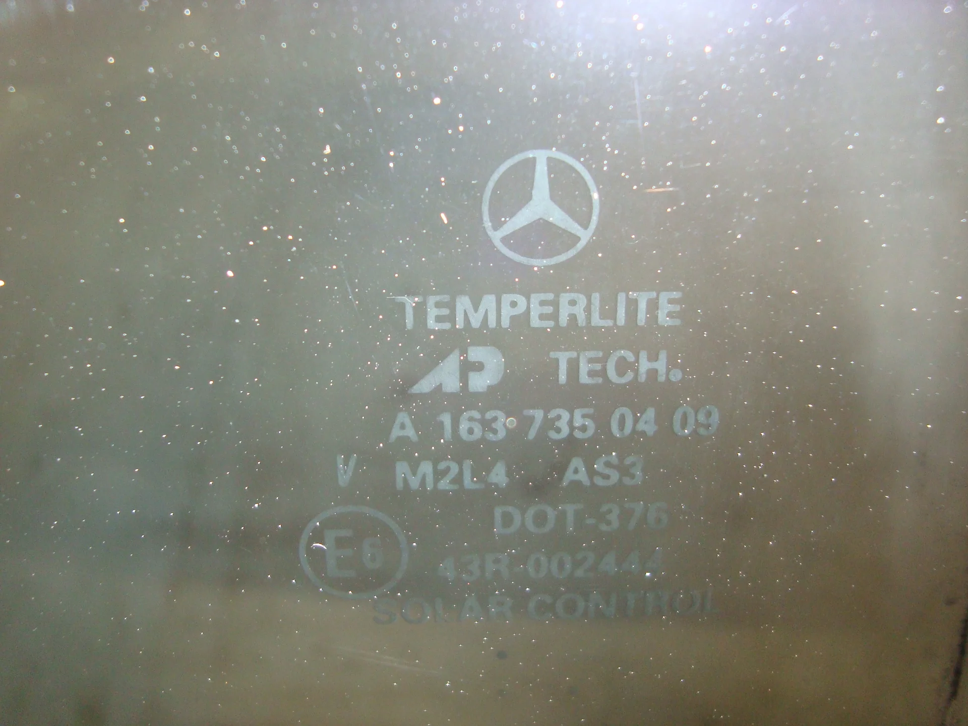 Форточка задней правой двери Mercedes-Benz W163 628 A1637350409 - миниатюра 3