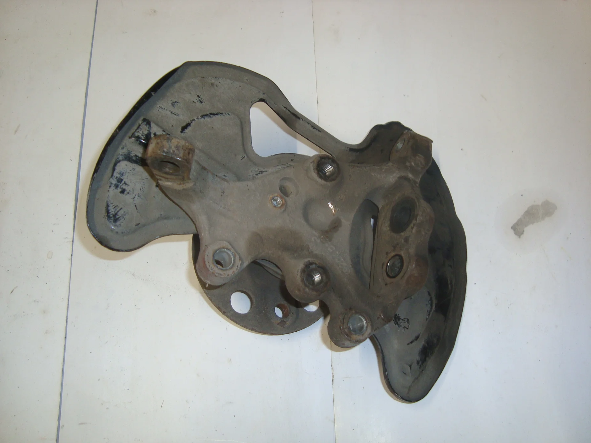 Кулак передний левый Mercedes-Benz W204 271 A2043320101 - миниатюра 2