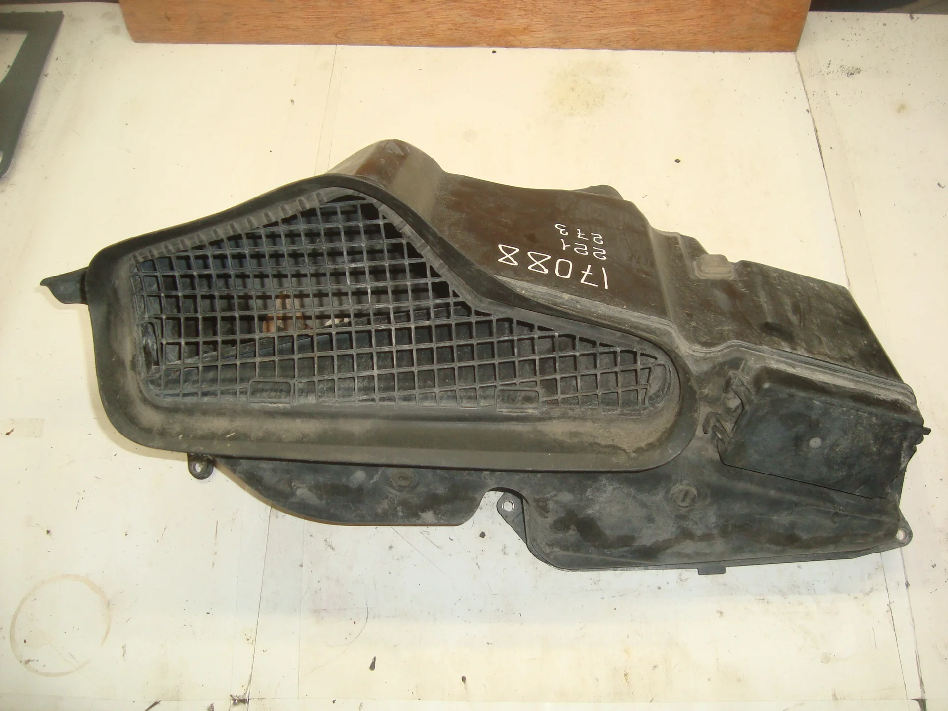 Воздухозаборник печки Mercedes-Benz W221 273 A2218300044 - изображение 1
