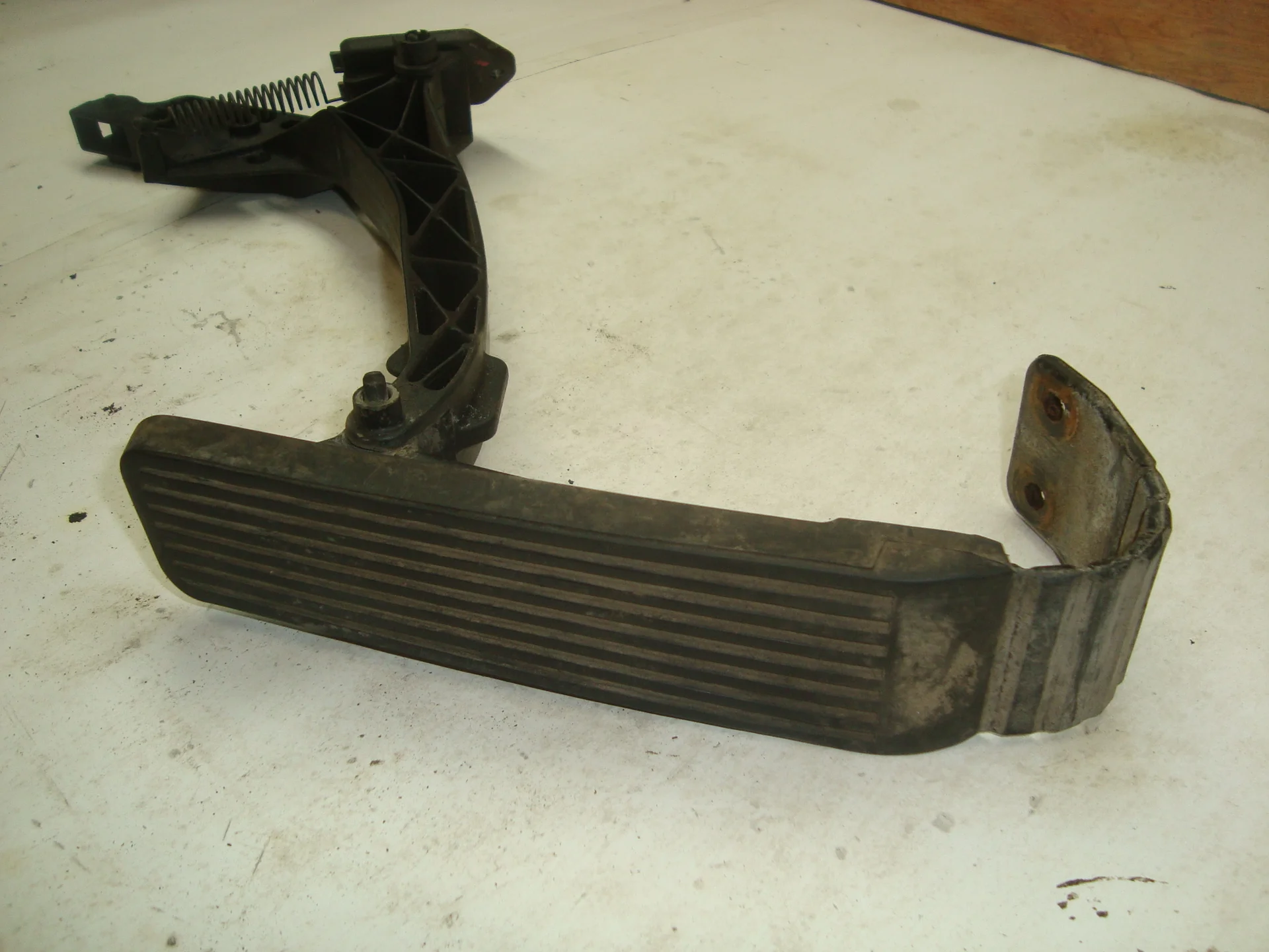 Педаль газа Mercedes-Benz W210  A2103011220 - миниатюра 2