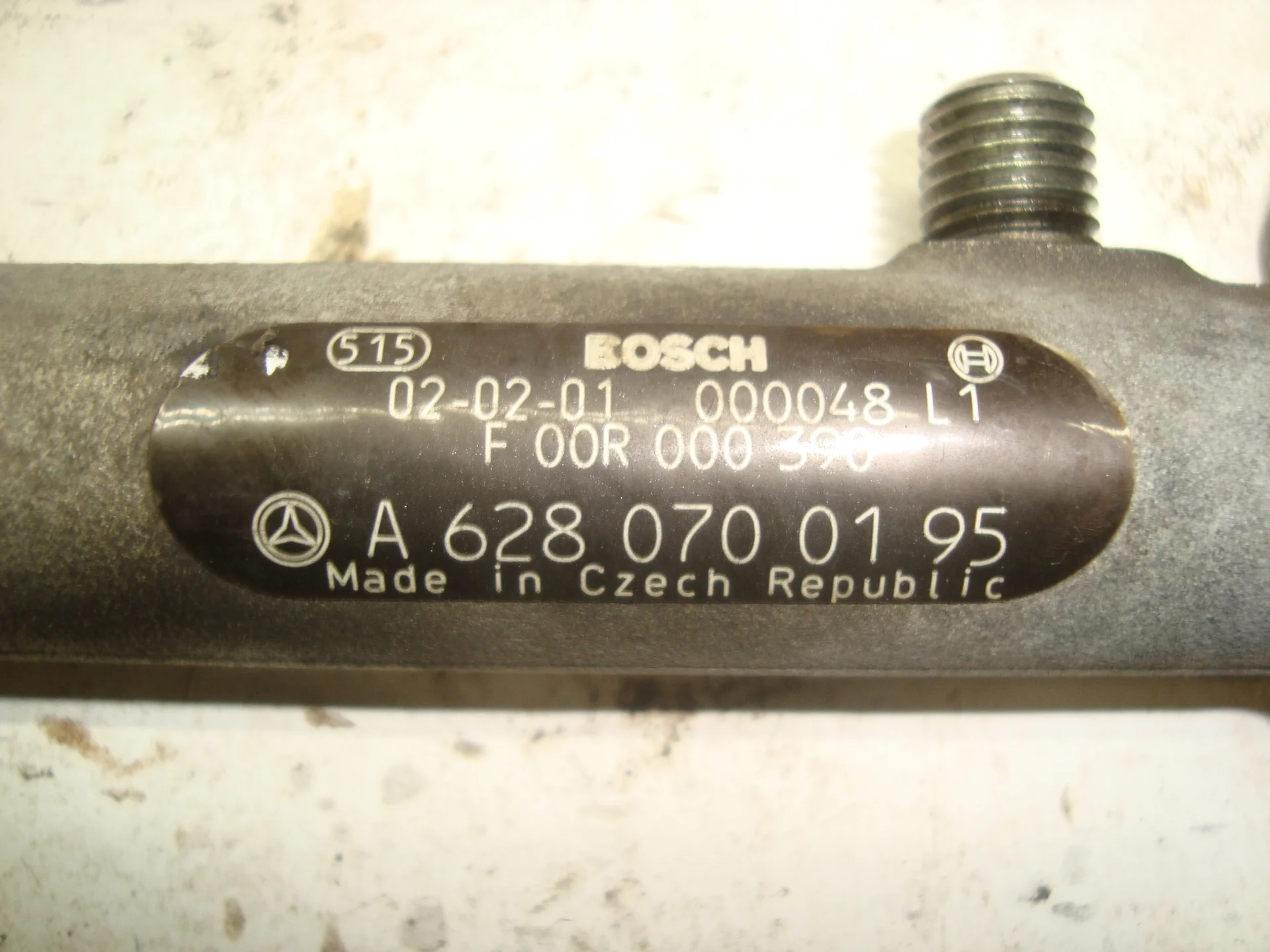Топливная рампа Mercedes-Benz W163 628 A6280700195 - миниатюра 2