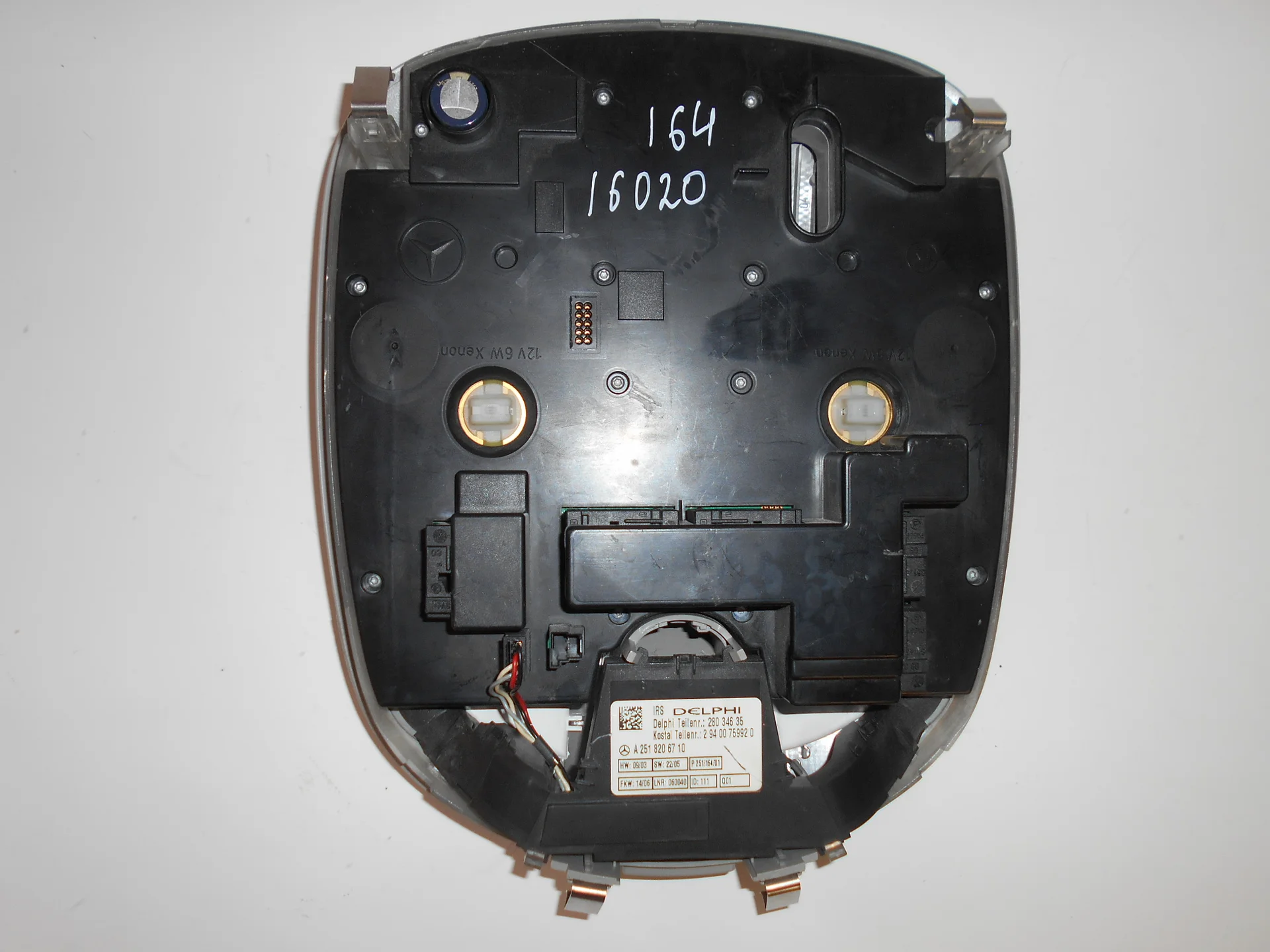 Плафон салонный Mercedes-Benz W164  A1648207401 - миниатюра 2