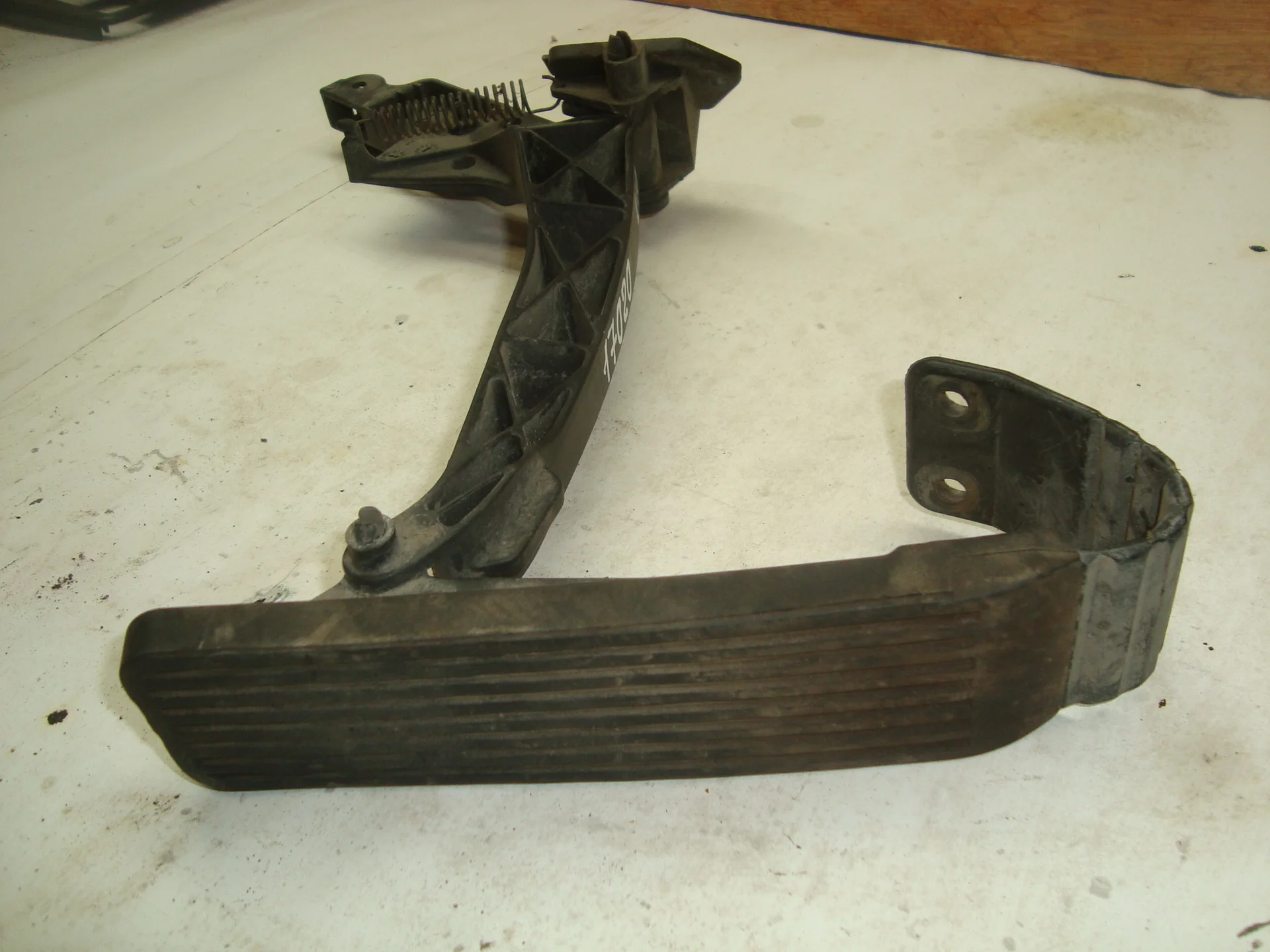 Педаль газа Mercedes-Benz W210 A2103010320 - миниатюра 2