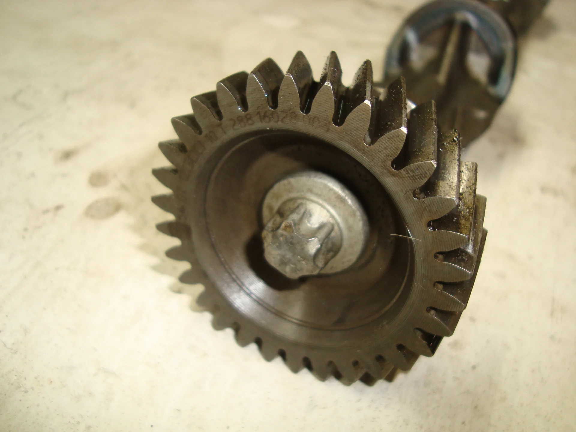 Вал балансирный Mercedes-Benz X204 651 A6510340216 - миниатюра 2