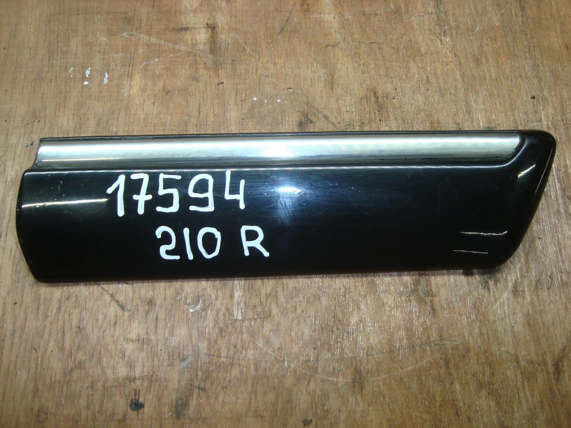Накладка на крыло переднее правое Mercedes-Benz W210 112 A2106901662 - изображение 1