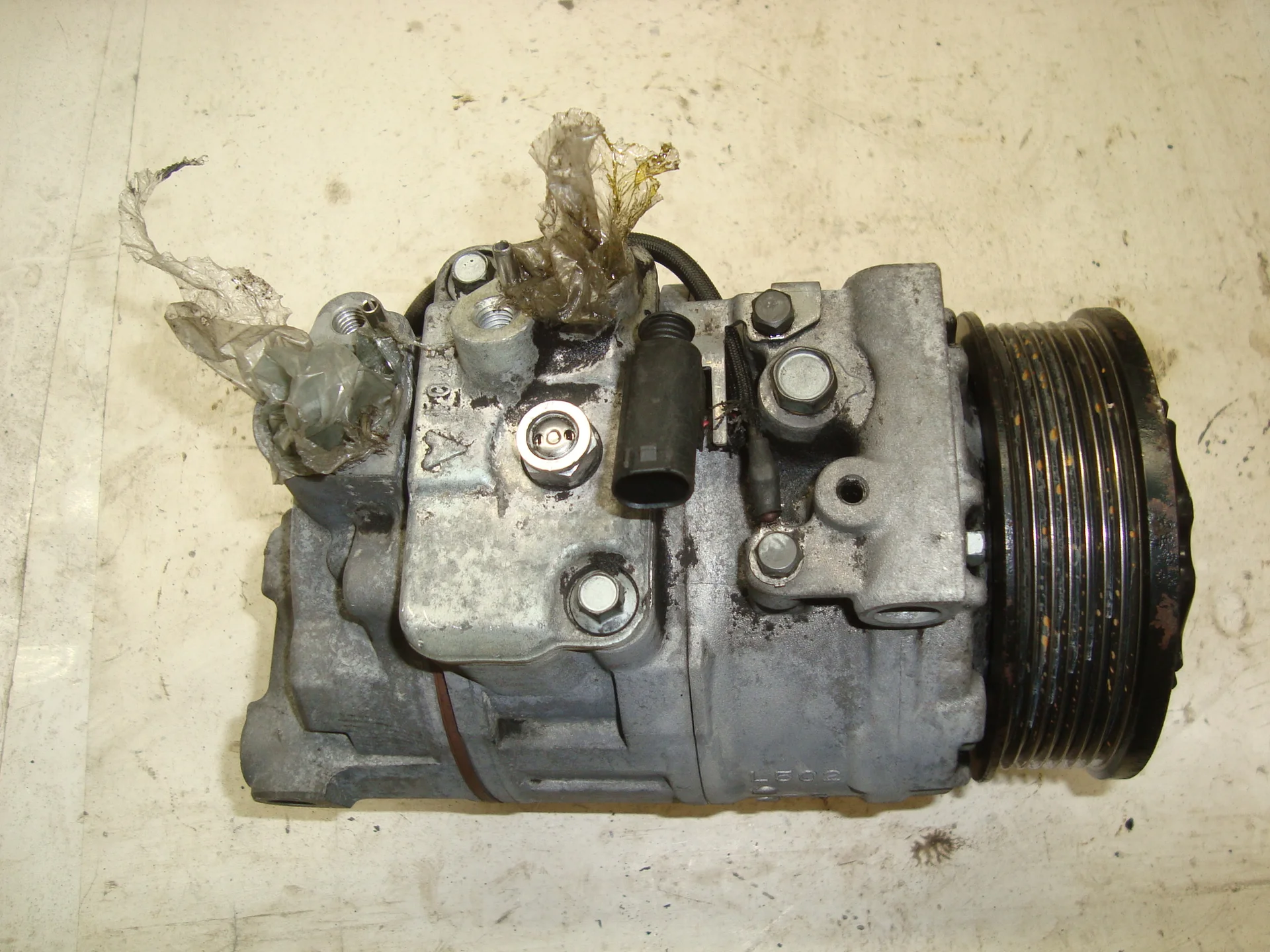Компрессор кондиционера Mercedes-Benz W163 628 A0002306411 - миниатюра 2