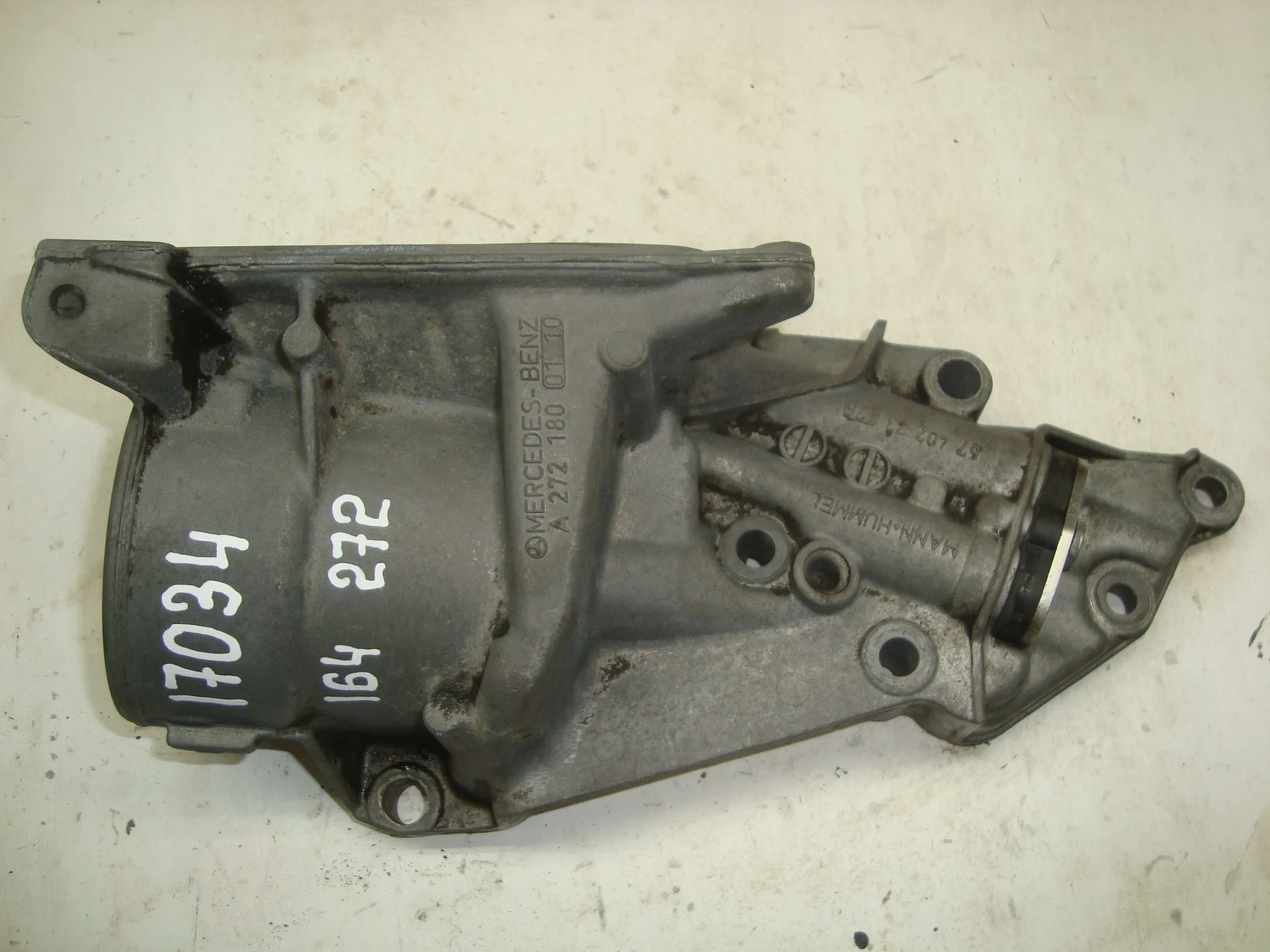 Корпус масляного фильтра Mercedes-Benz W164 272 A2721800110 - изображение 1