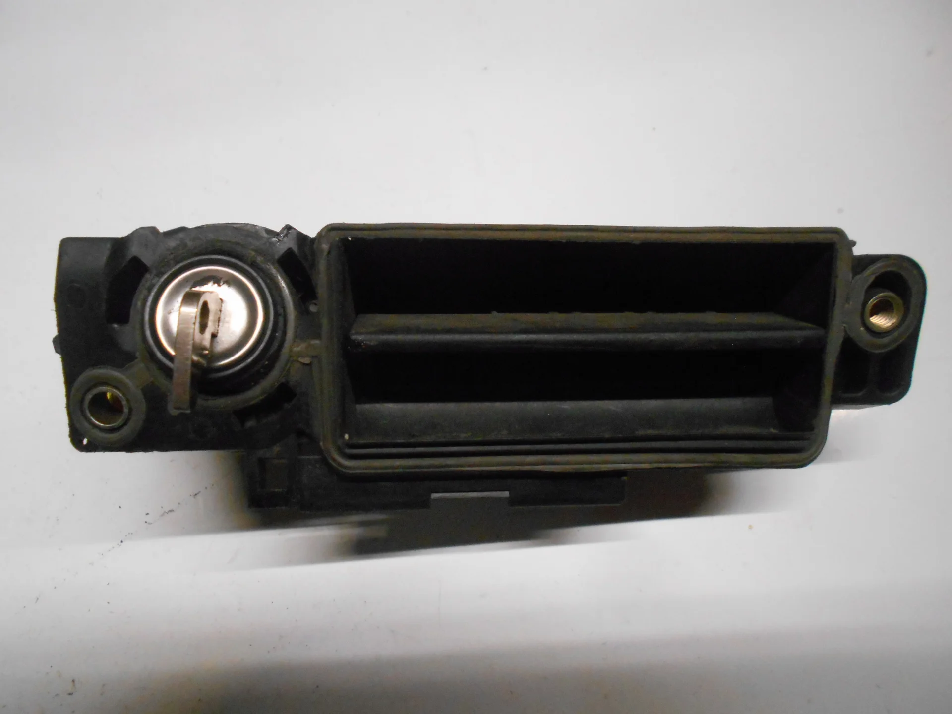 Кнопка открытия багажника Mercedes-Benz W203  A2037500093 - миниатюра 3