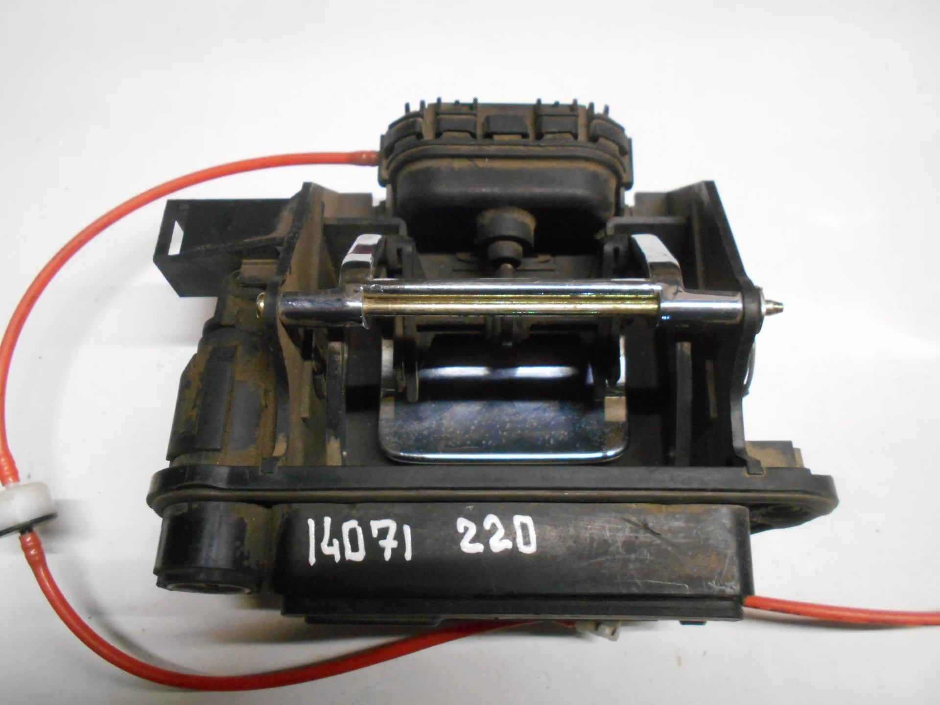 Кнопка открытия багажника Mercedes-Benz W220 A2207501293 - изображение 1