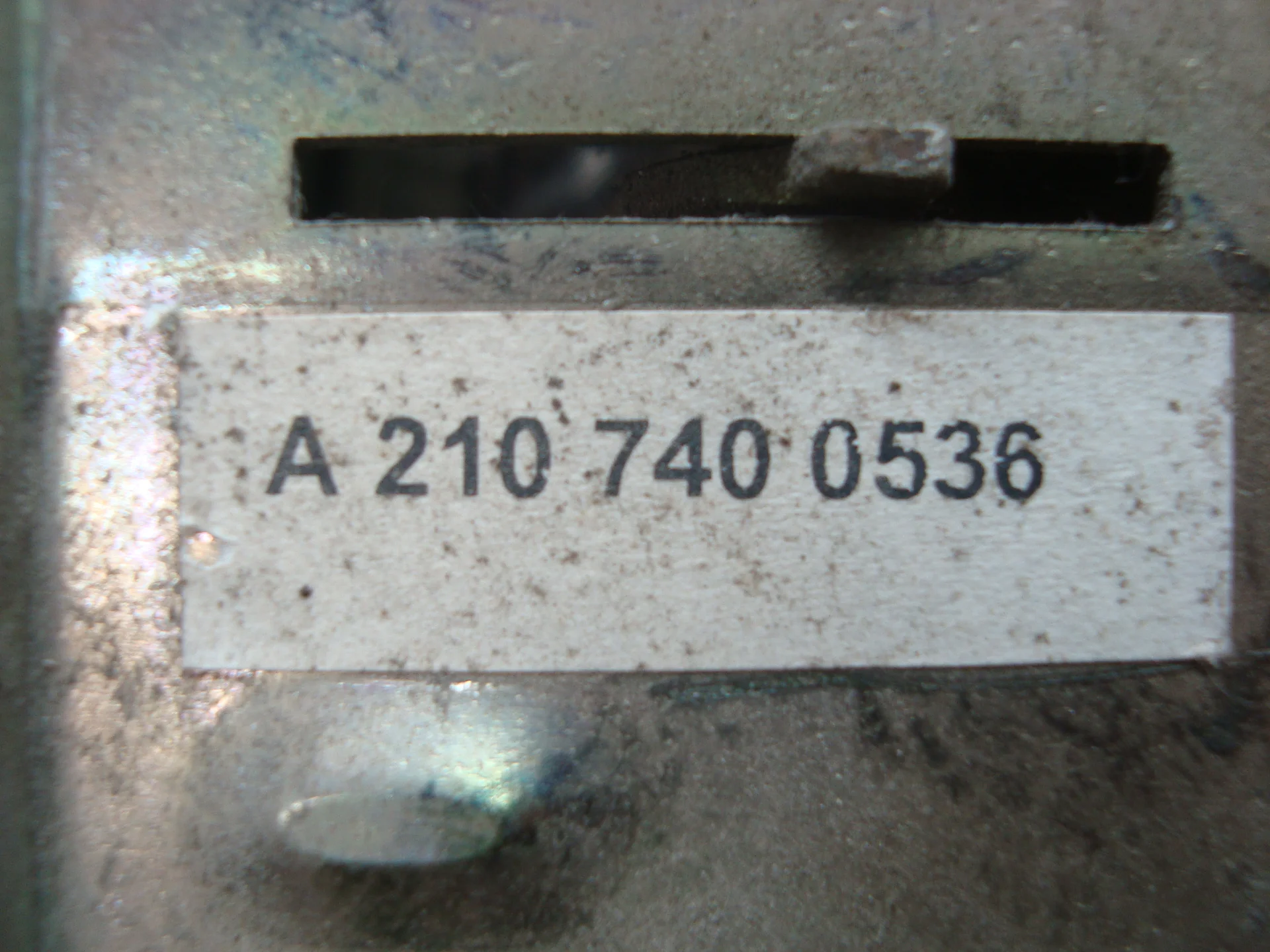 Замок багажника Mercedes-Benz Т210  A2107400536 - миниатюра 2