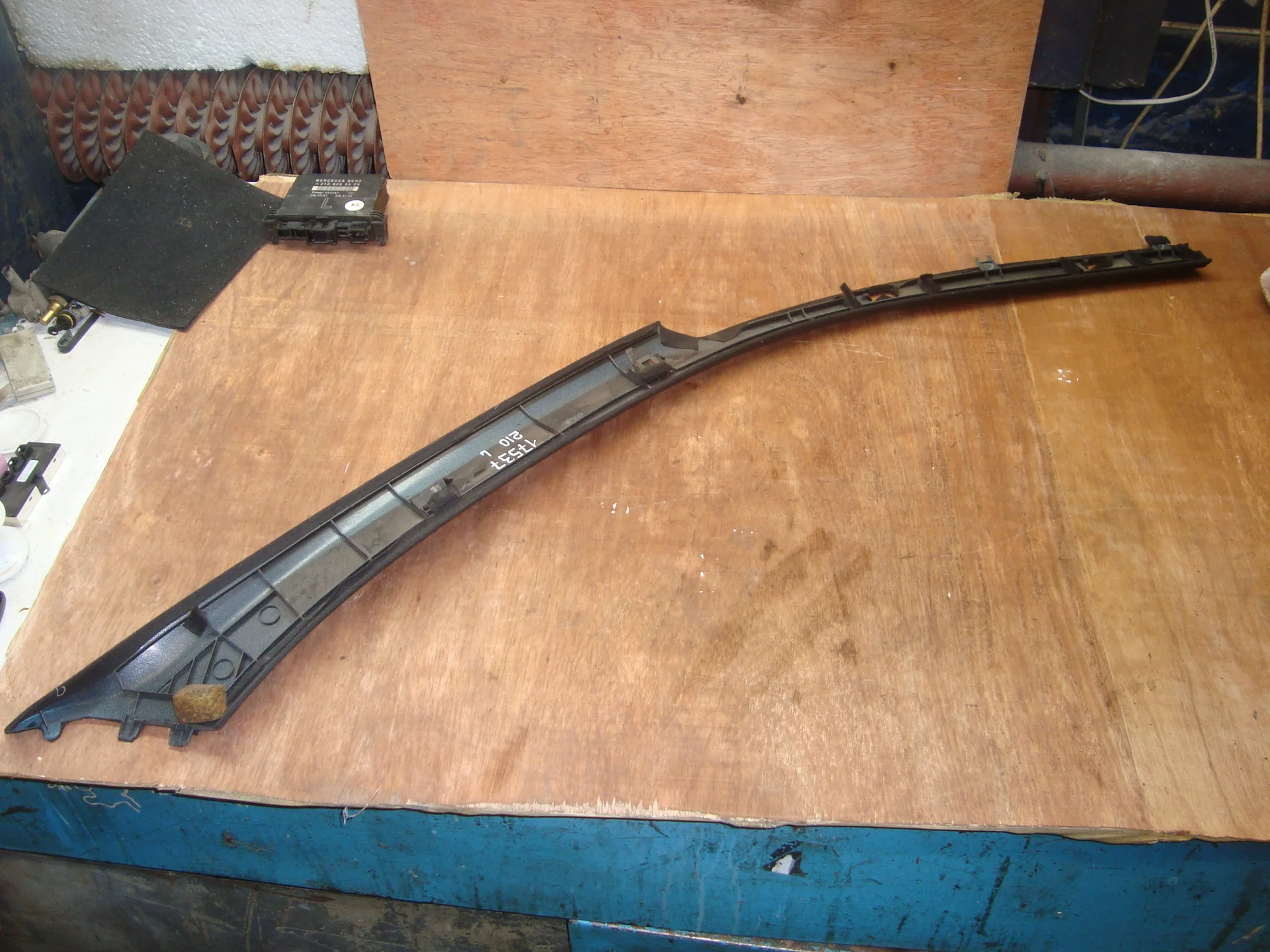 Обшивка стойки передняя левая Mercedes-Benz W210 112 A2106900125 - миниатюра 4
