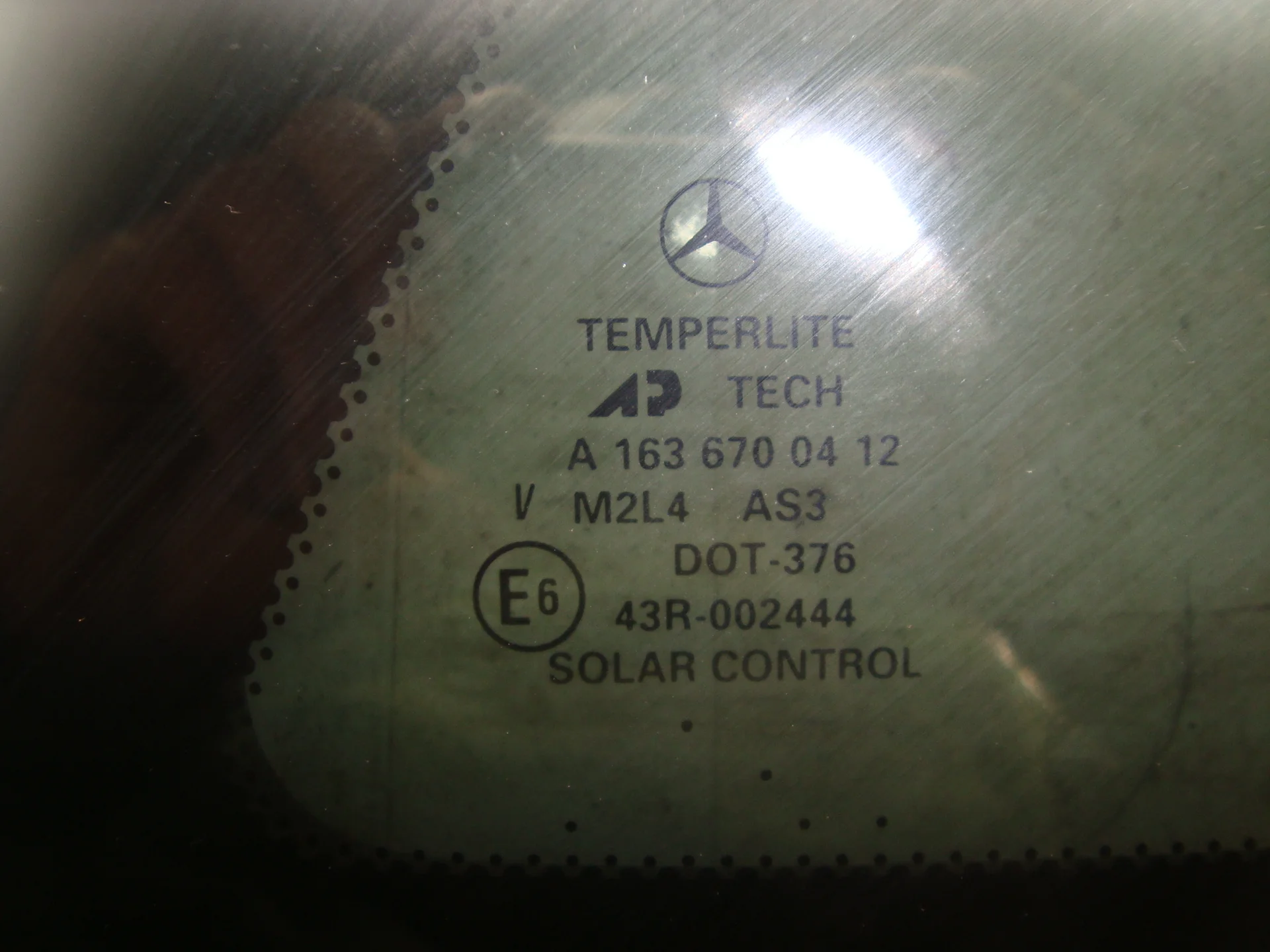 Стекло боковое заднее правое Mercedes-Benz W163 628 A1636700412 - миниатюра 2