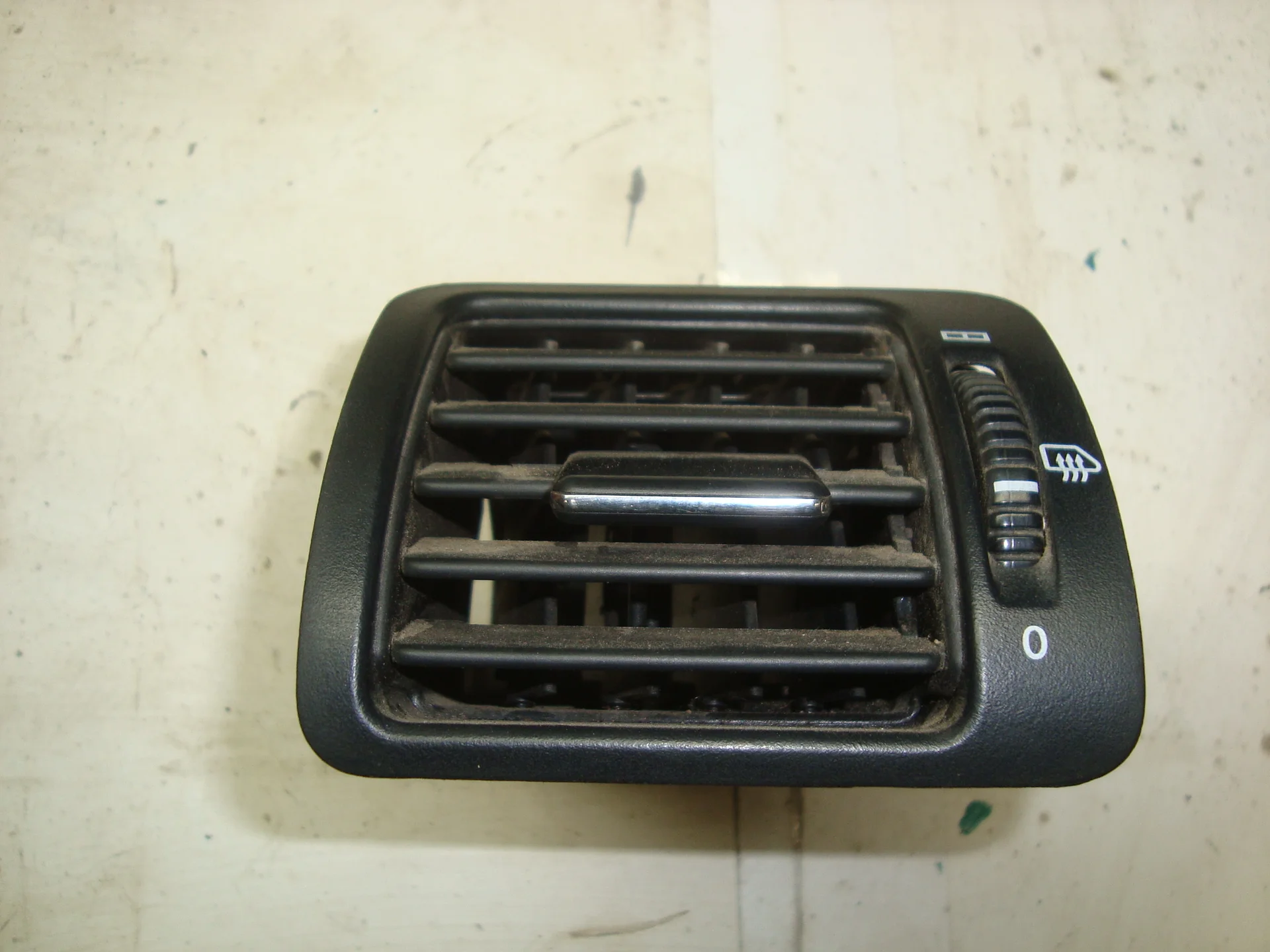 Дефлектор печки левый Mercedes-Benz W163 628 A1638301154 - миниатюра 2