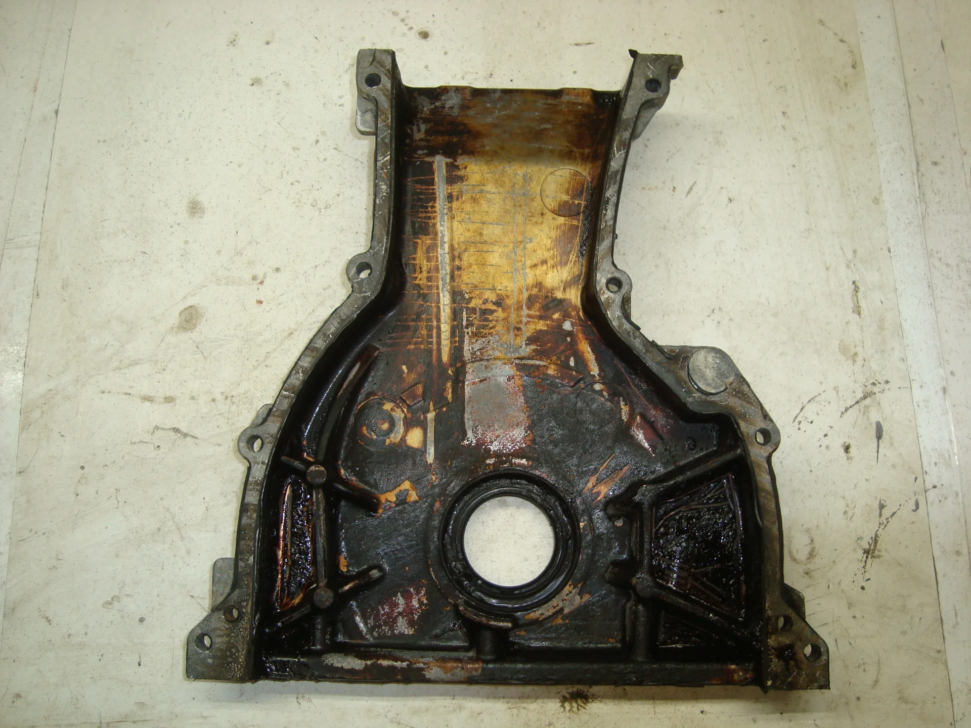Крышка двигателя передняя Mercedes-Benz W169 266 A2660150002 - миниатюра 2