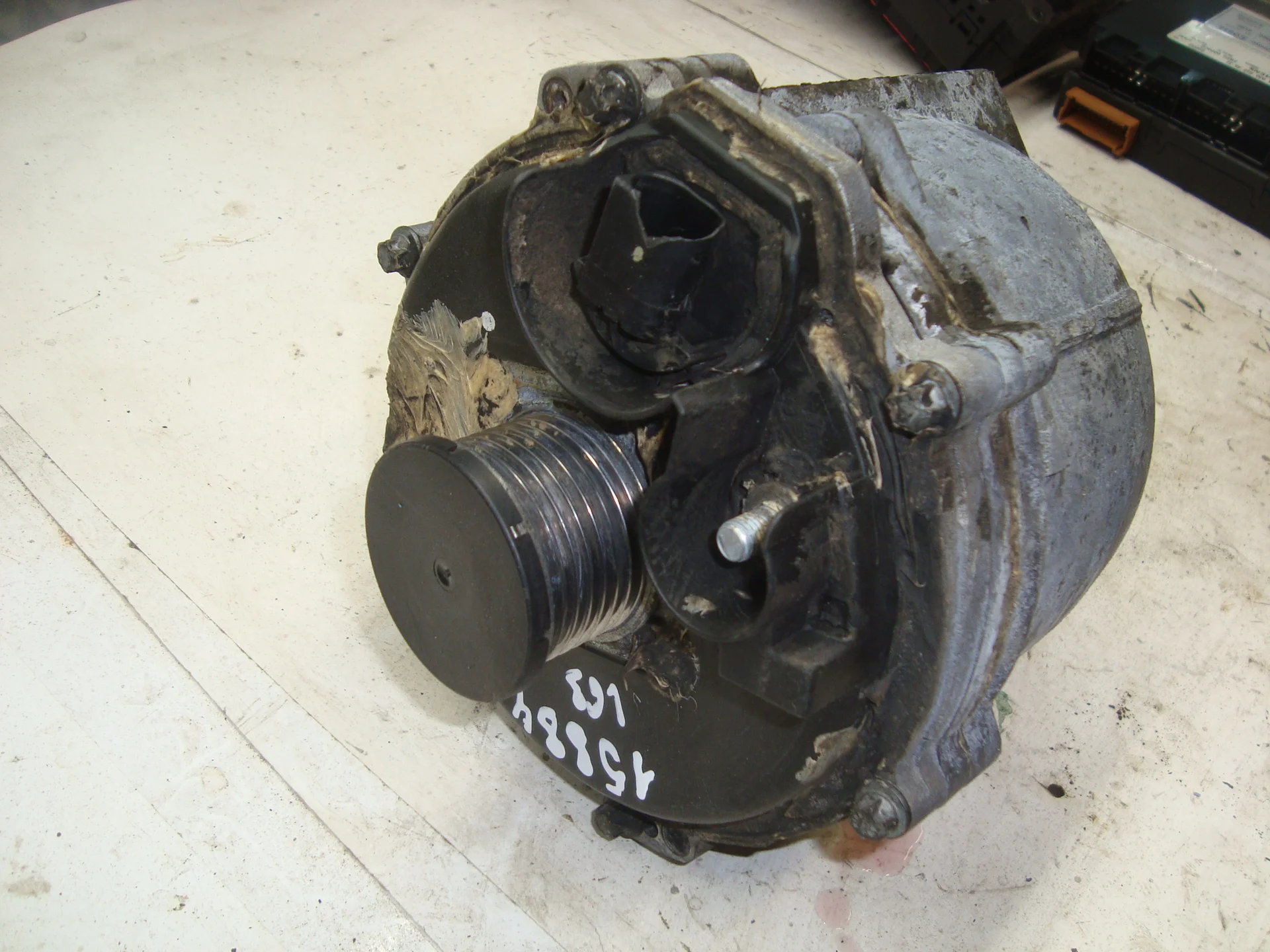 Генератор Mercedes-Benz W163 628 A0001501950 - миниатюра 3