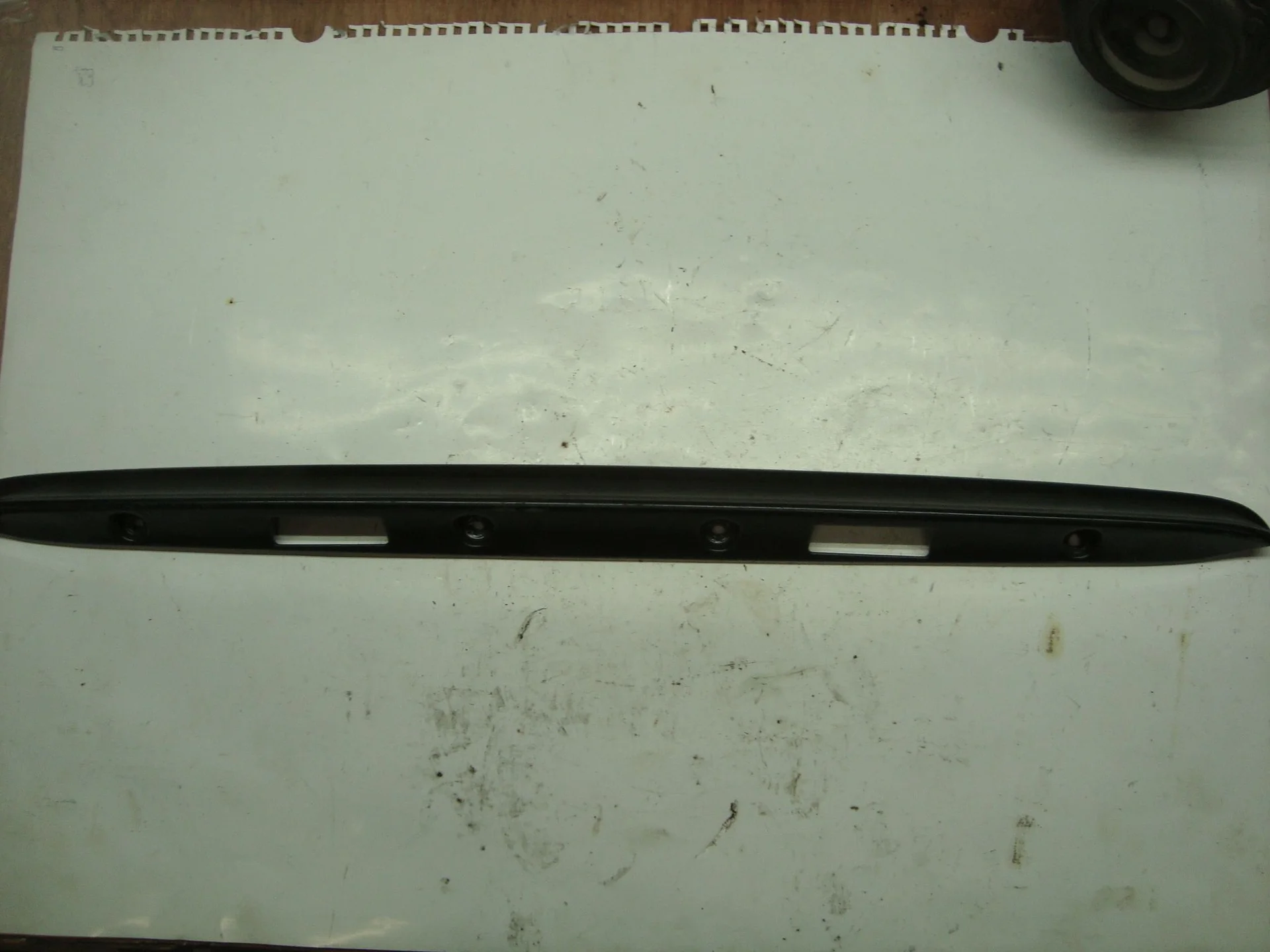 Накладка крышки багажника Mercedes-Benz W210 119 A2107580038 - миниатюра 2
