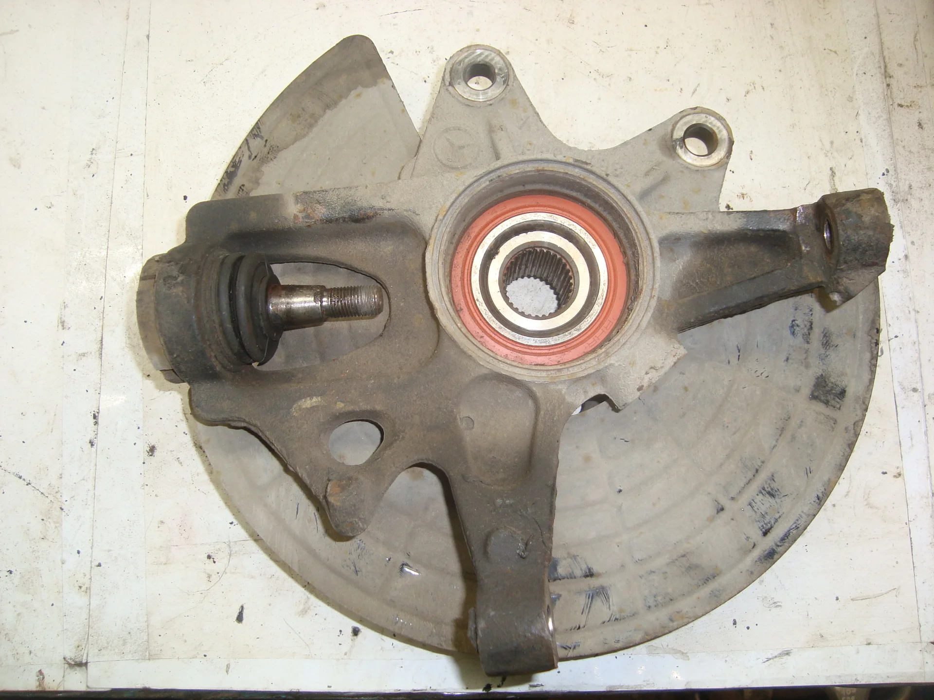 Кулак передний правый Mercedes-Benz W163 628 A1633300520 - миниатюра 2