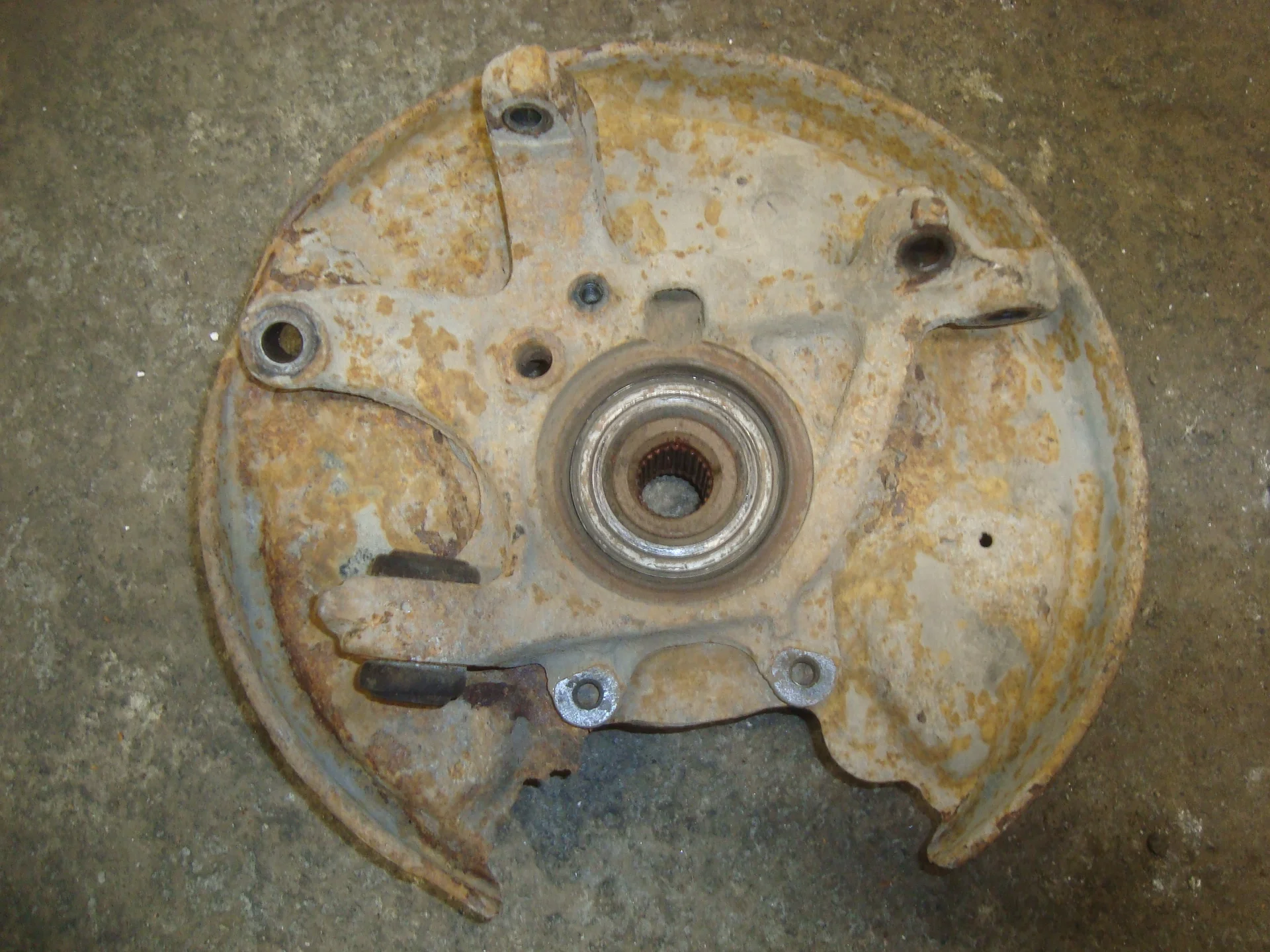 Кулак задний правый Mercedes-Benz W210 112 A2103504508 - миниатюра 2